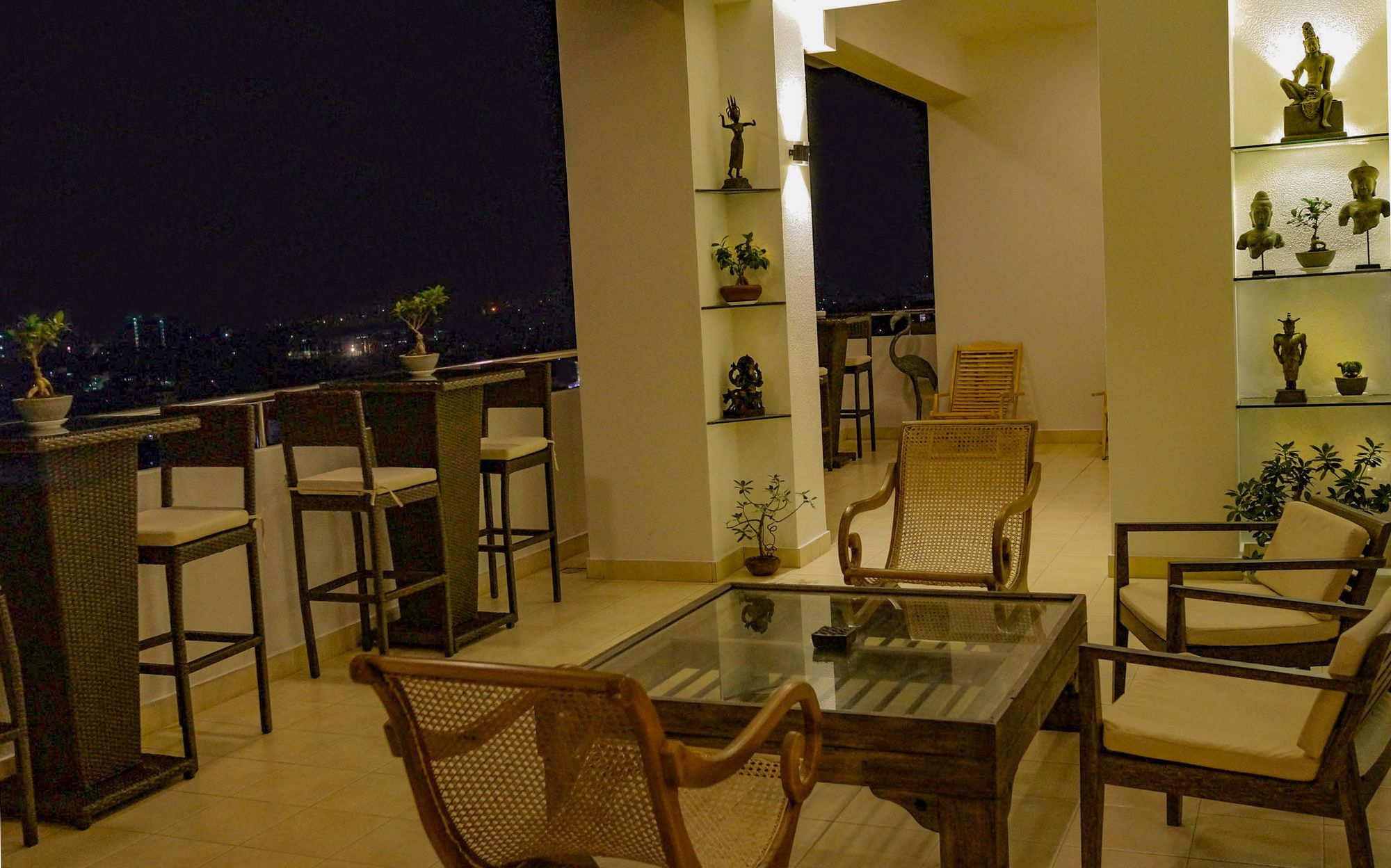 The Penthouse Above Sea