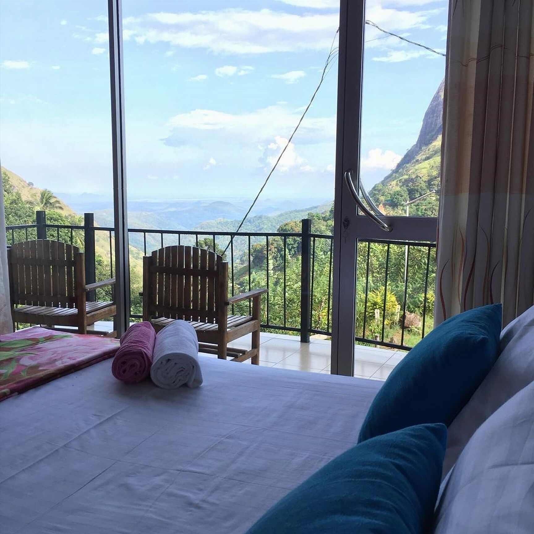 Dewy Arena Hotel