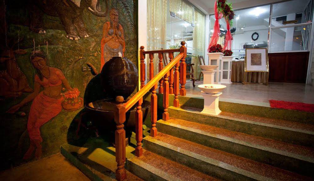 Aradhana Hotel