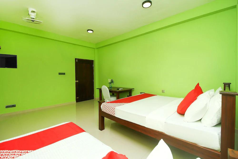 Sananda Hotel by OYO Rooms