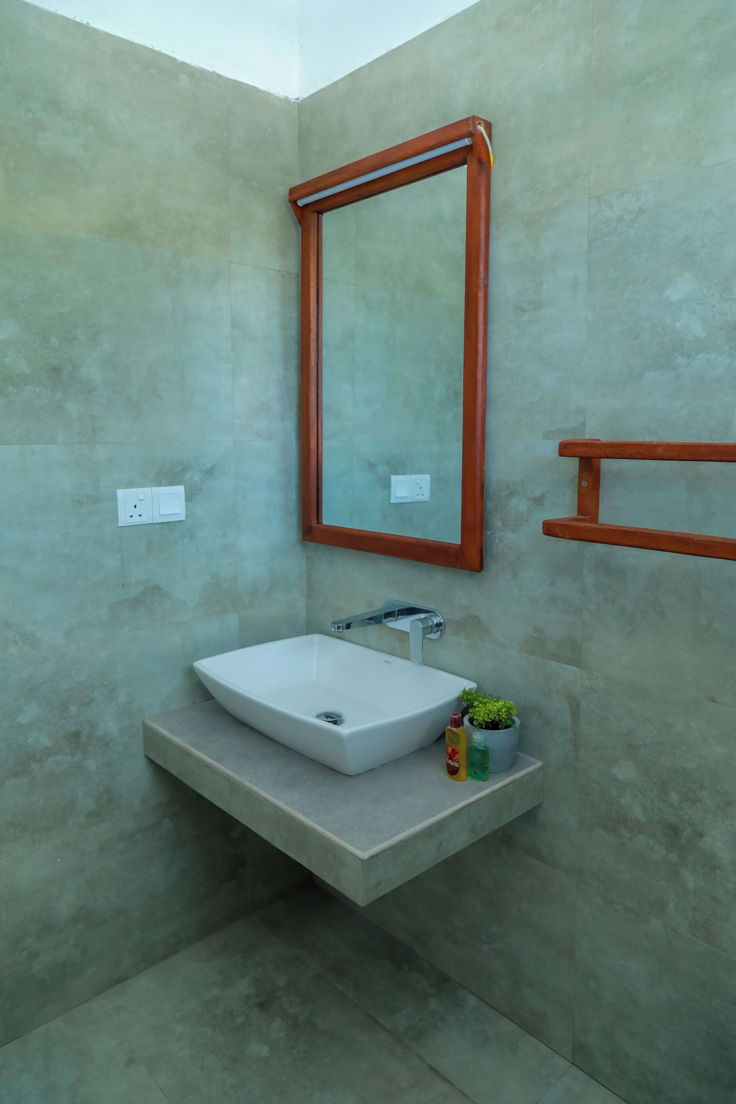 Travellers Hotel Hikkaduwa