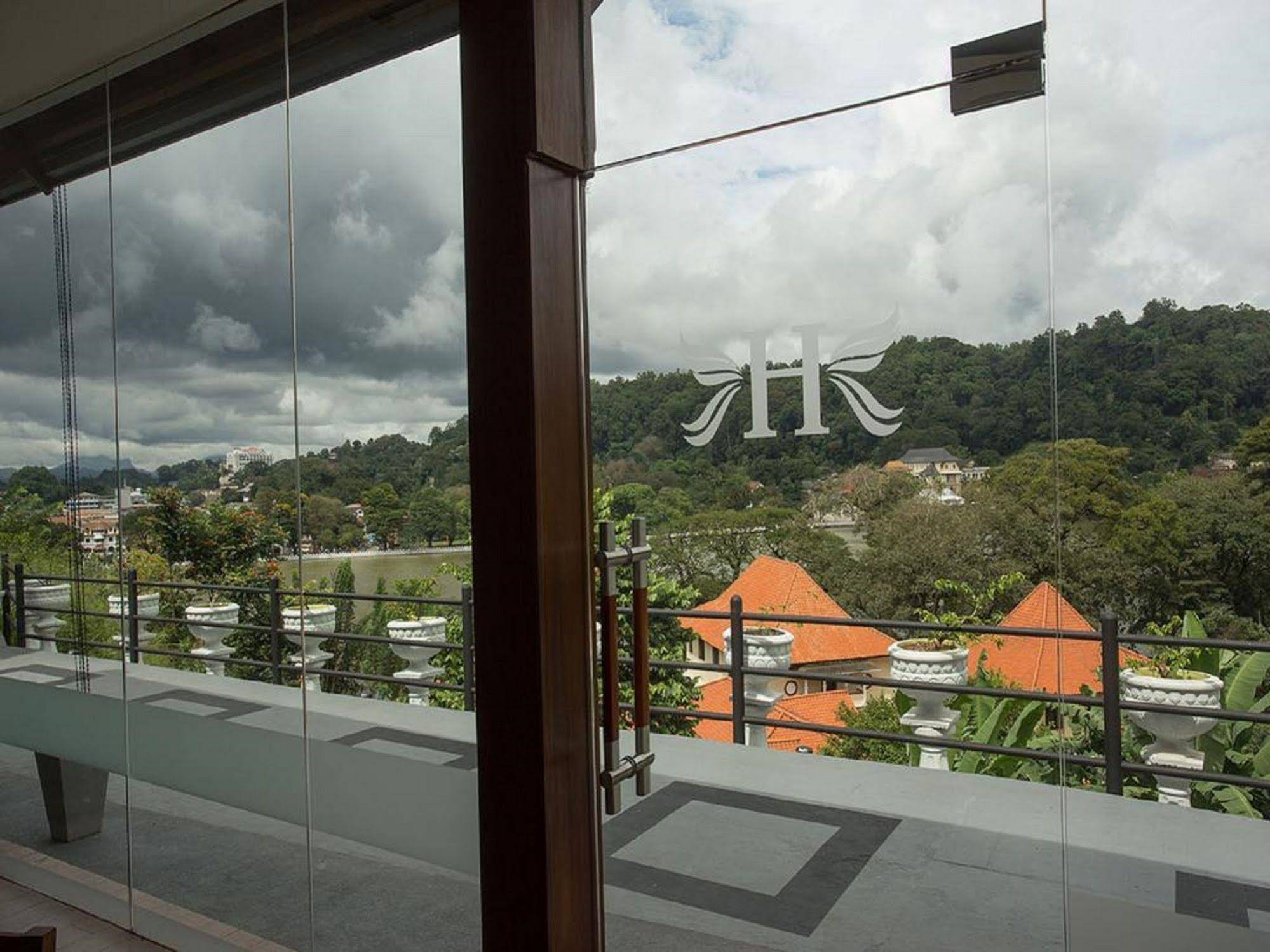 Heaven Seven Kandy