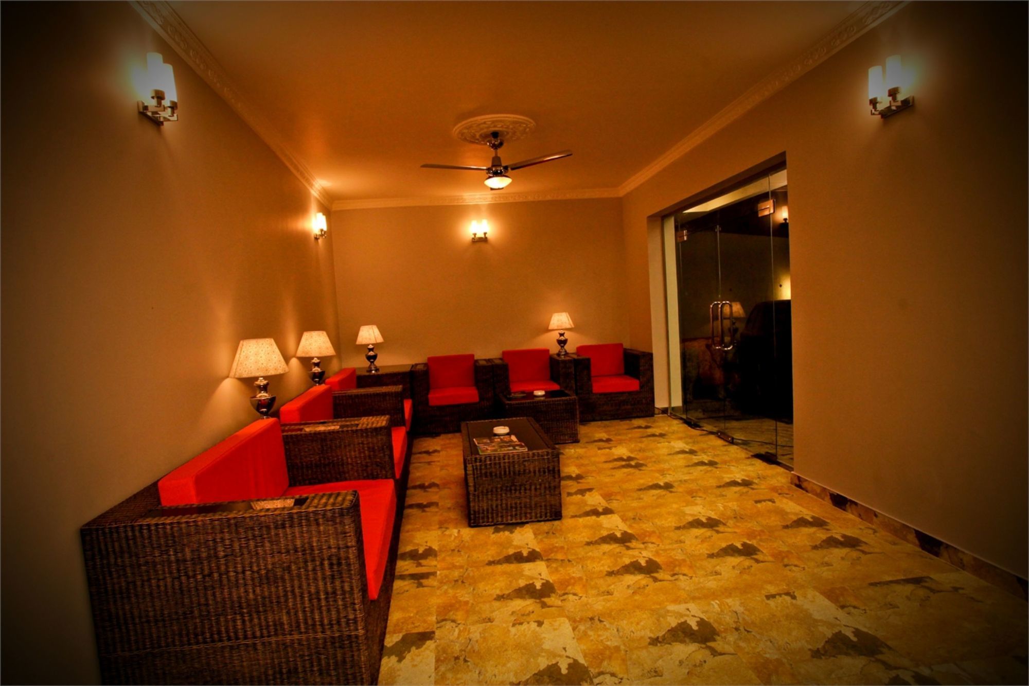 Hotel Travellers Nest