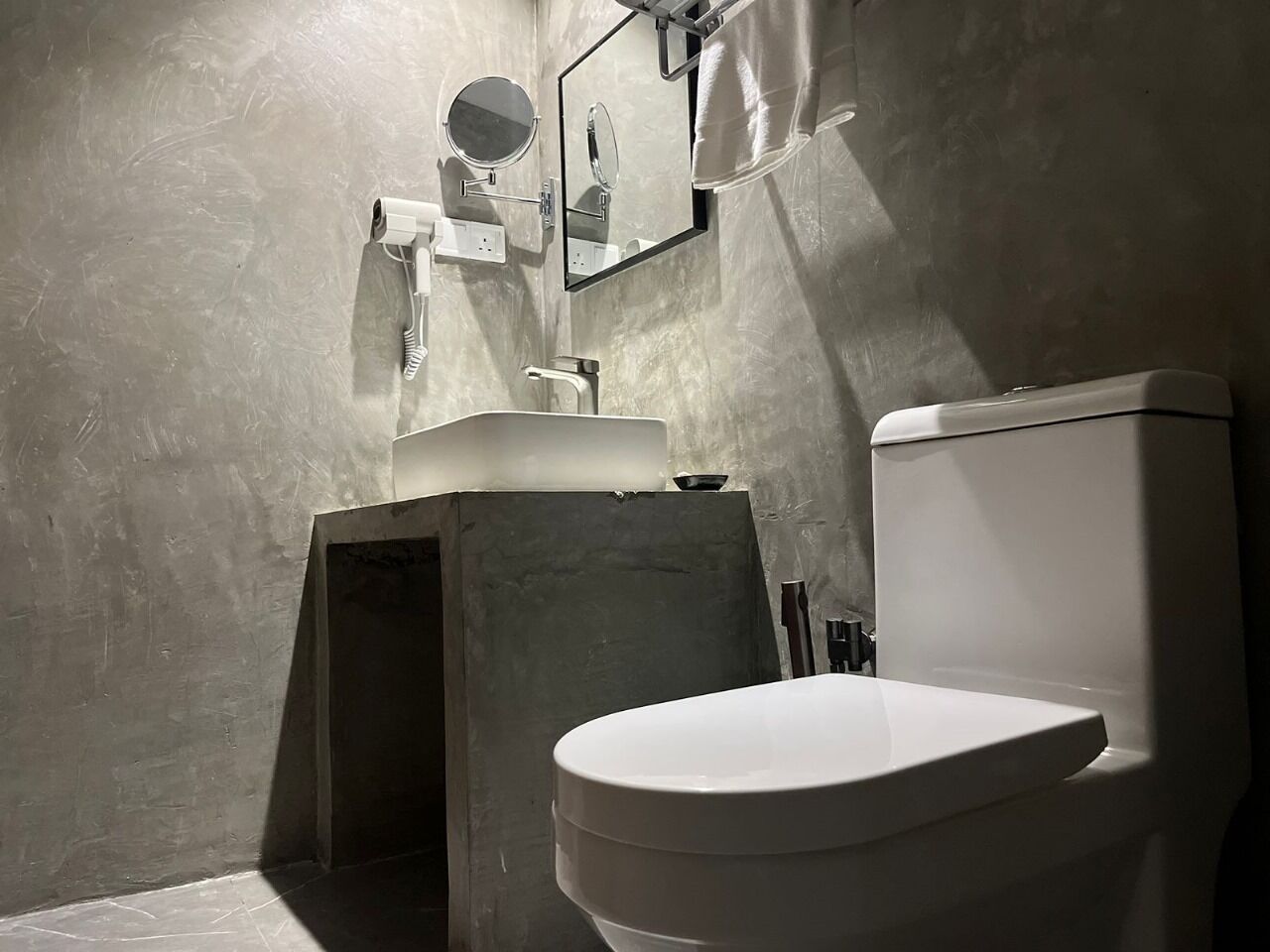 Selene City Hotel