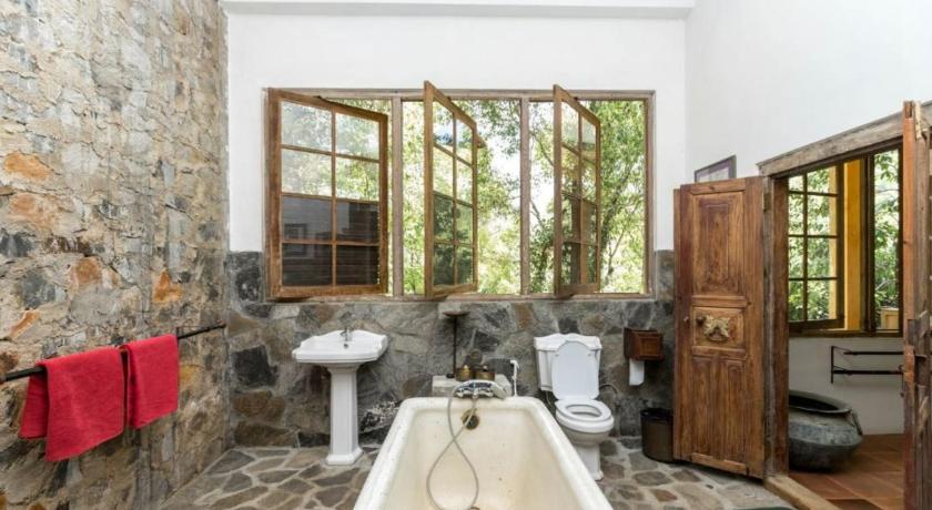 The Kandy Samadhi Center