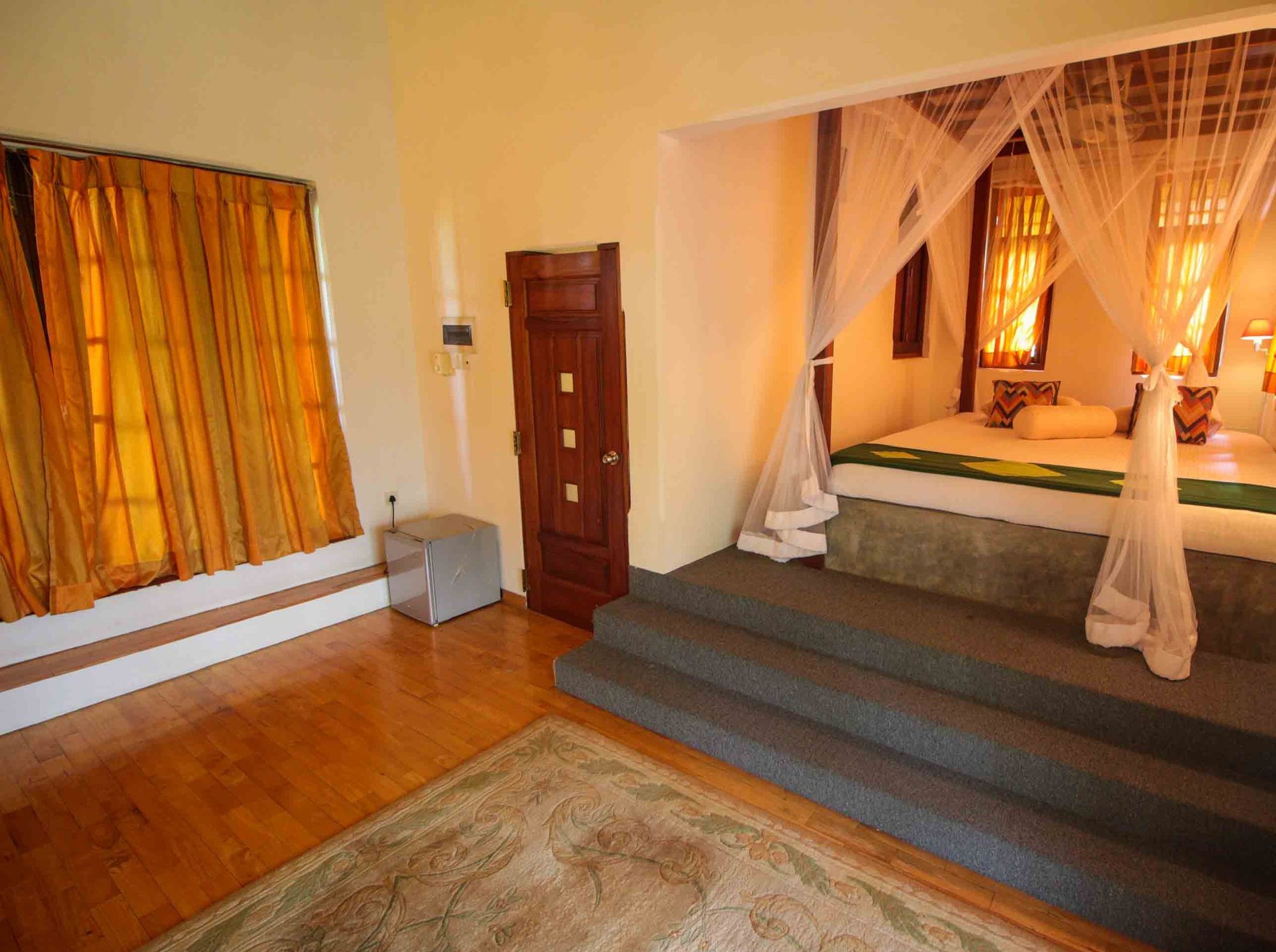 Airport Green Olive Villa
