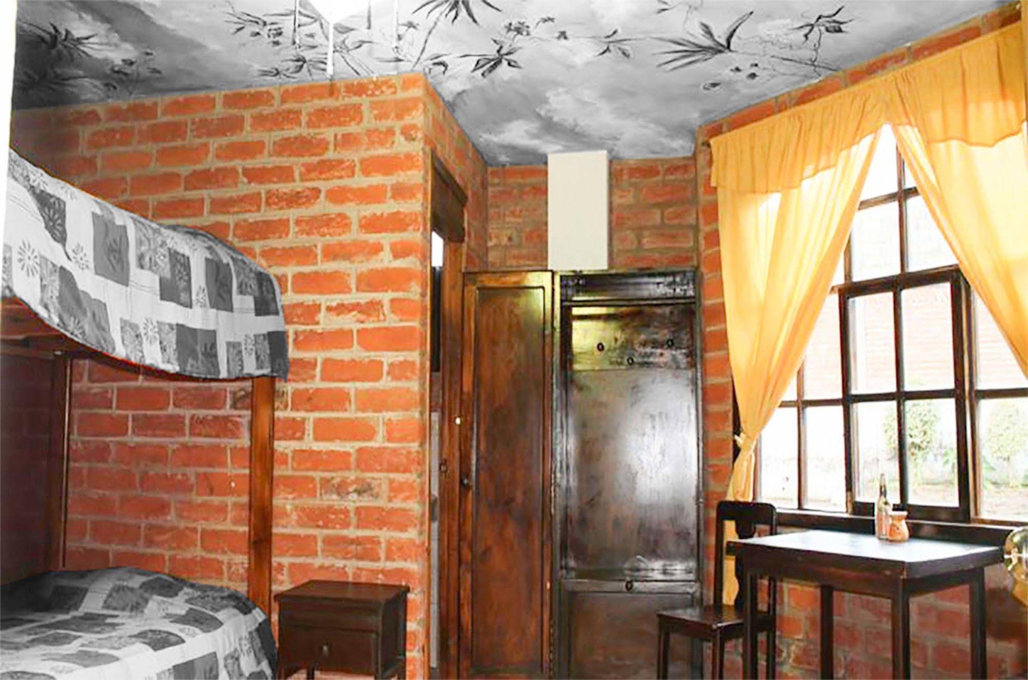 Airport Heritage Hotel