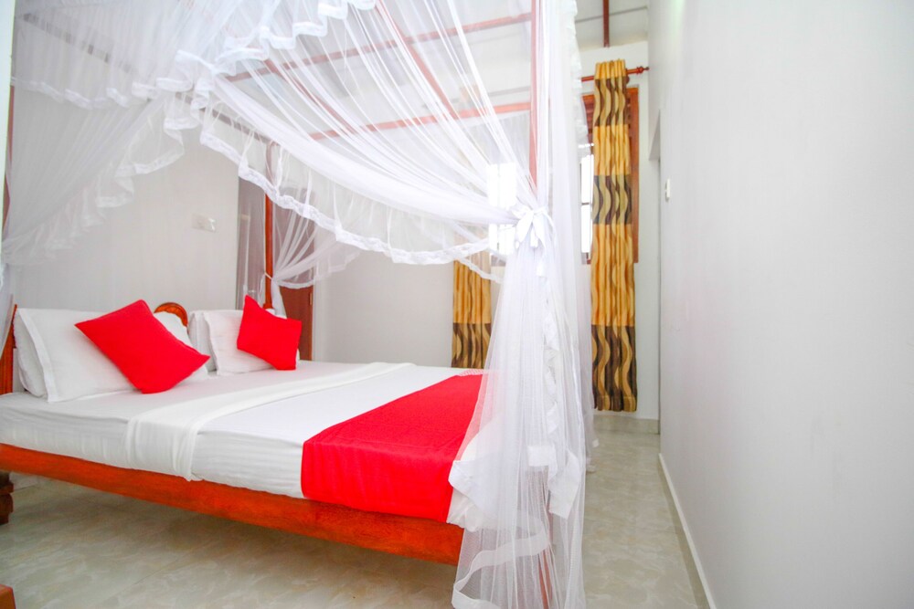 Sea Life Madiha Hotel by OYO Rooms