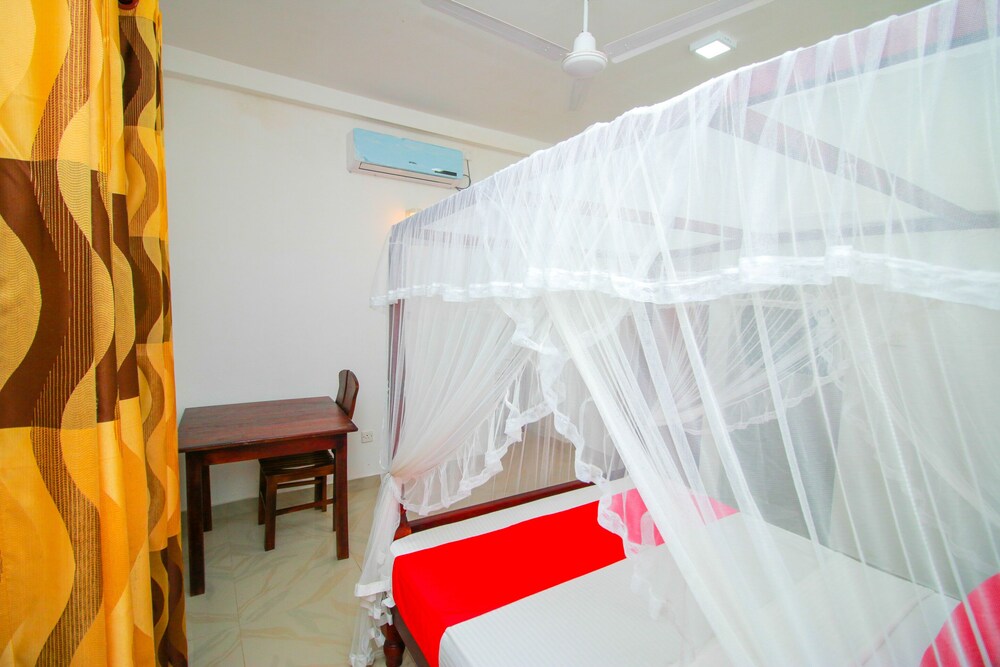 Sea Life Madiha Hotel by OYO Rooms