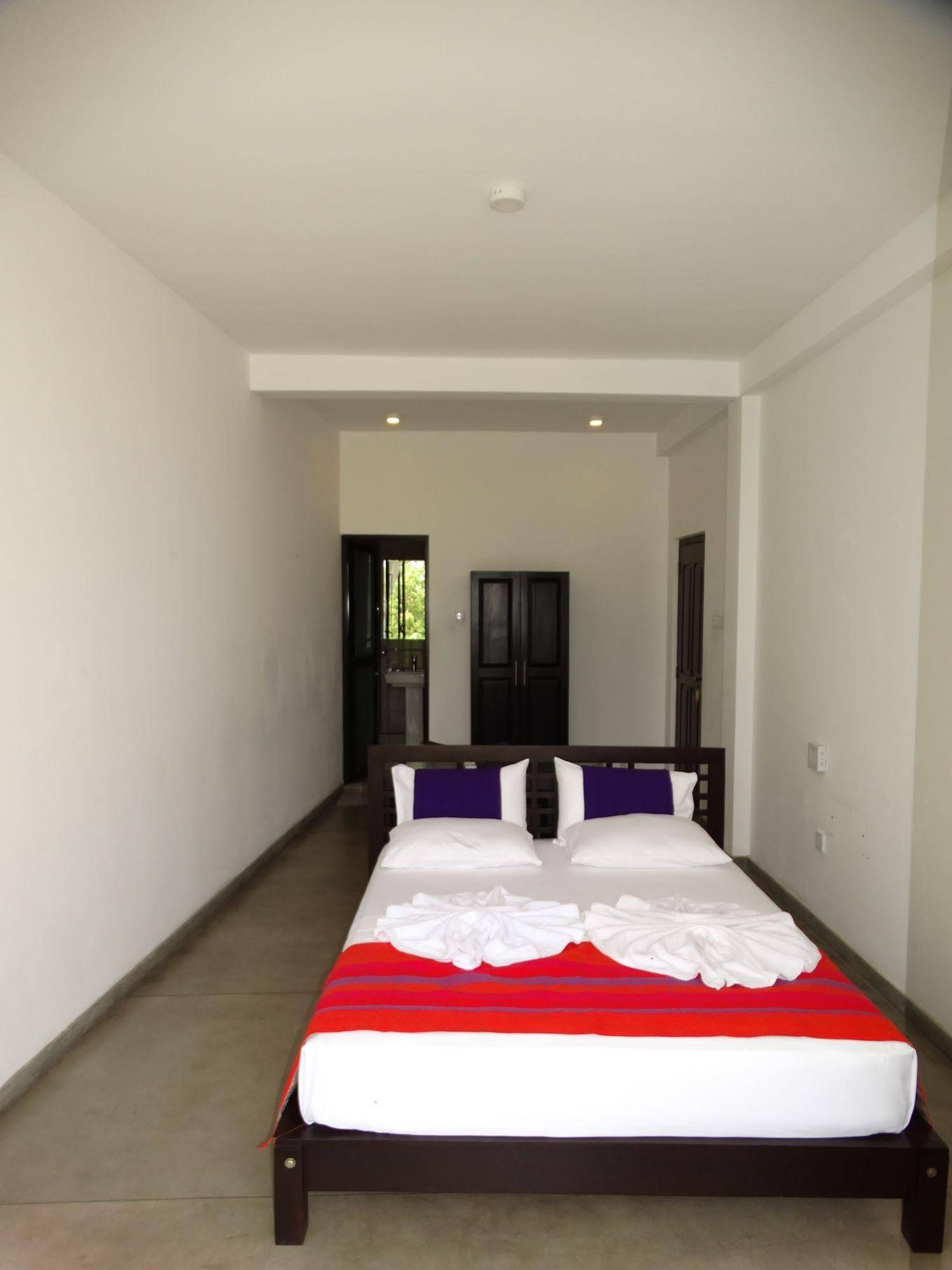 Escapade by LVB Hostel & Water Sports Centre