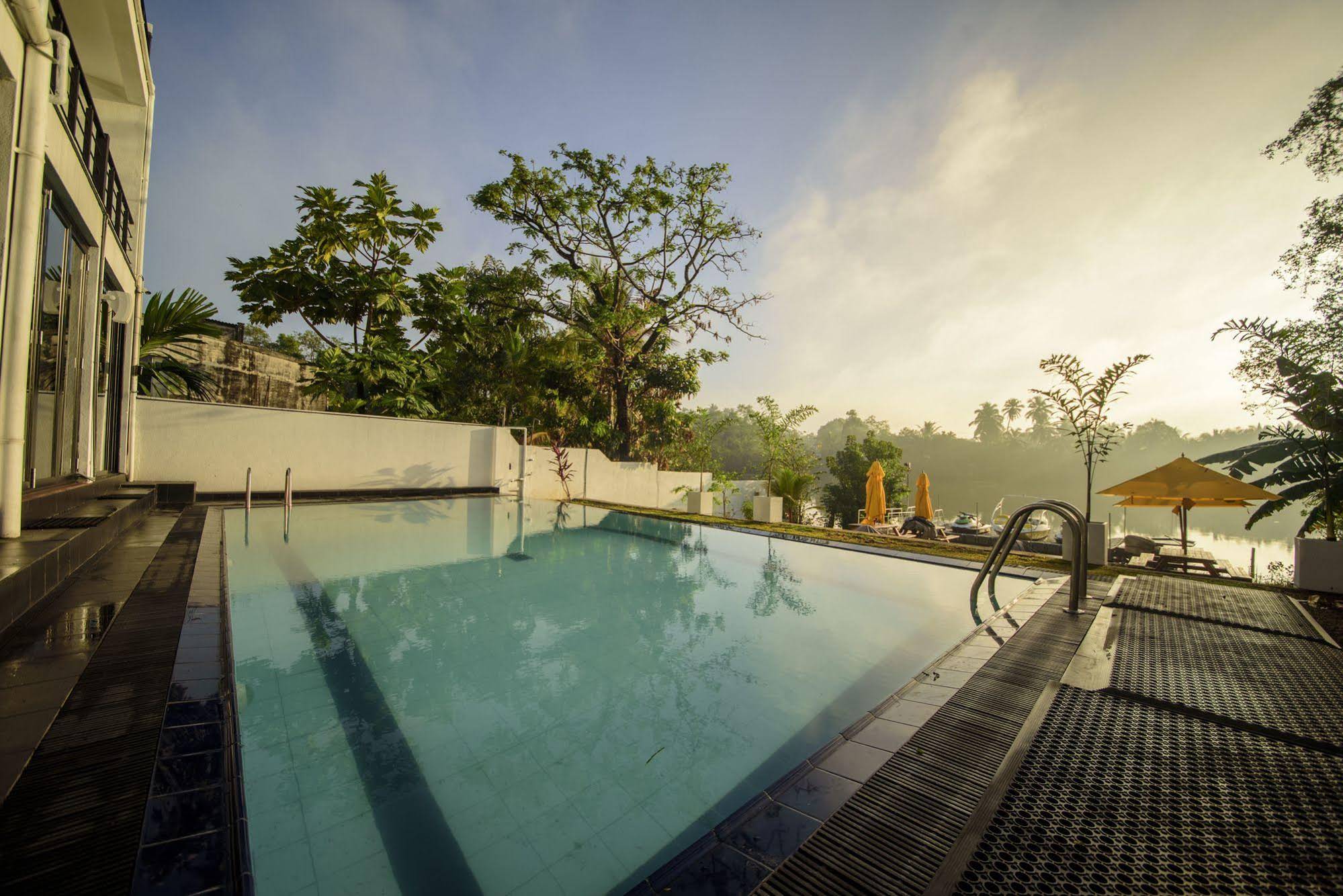 Escapade by LVB Hostel & Water Sports Centre