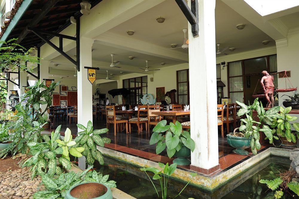 Hotel Palms Mount Lavinia