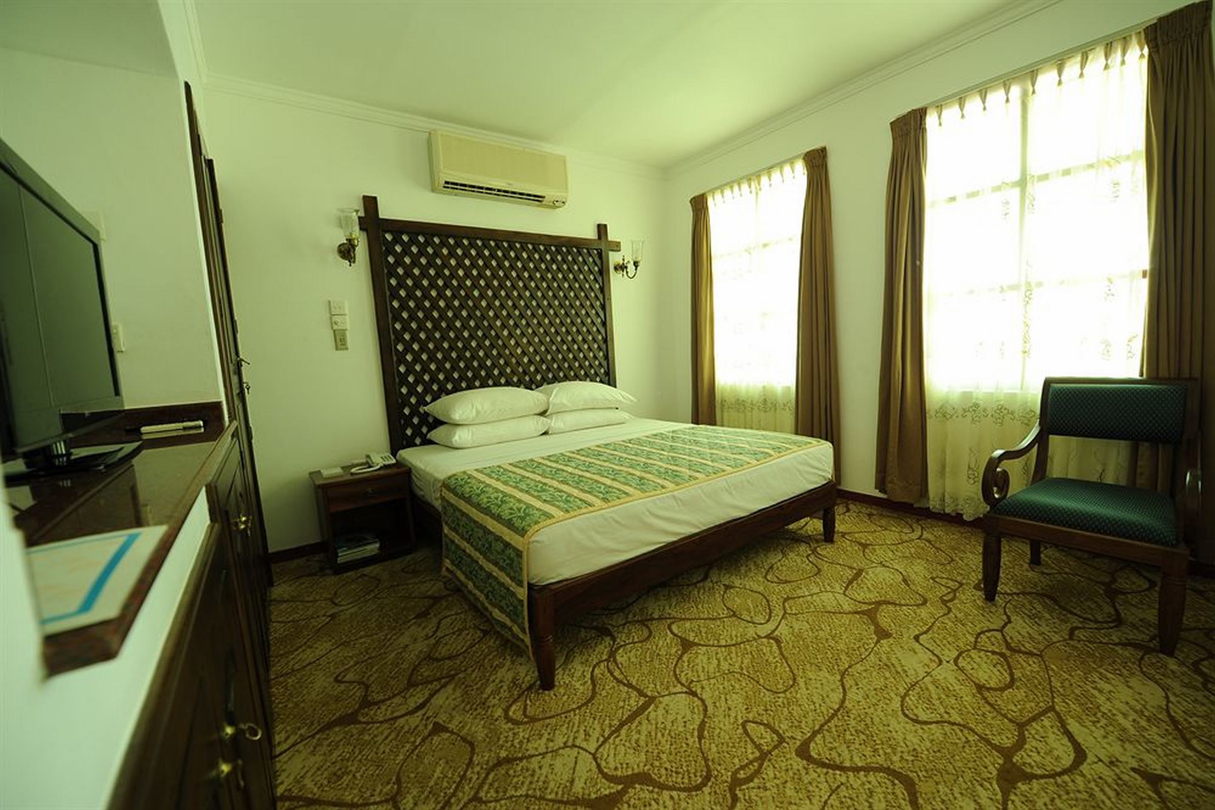 Hotel Palms Mount Lavinia