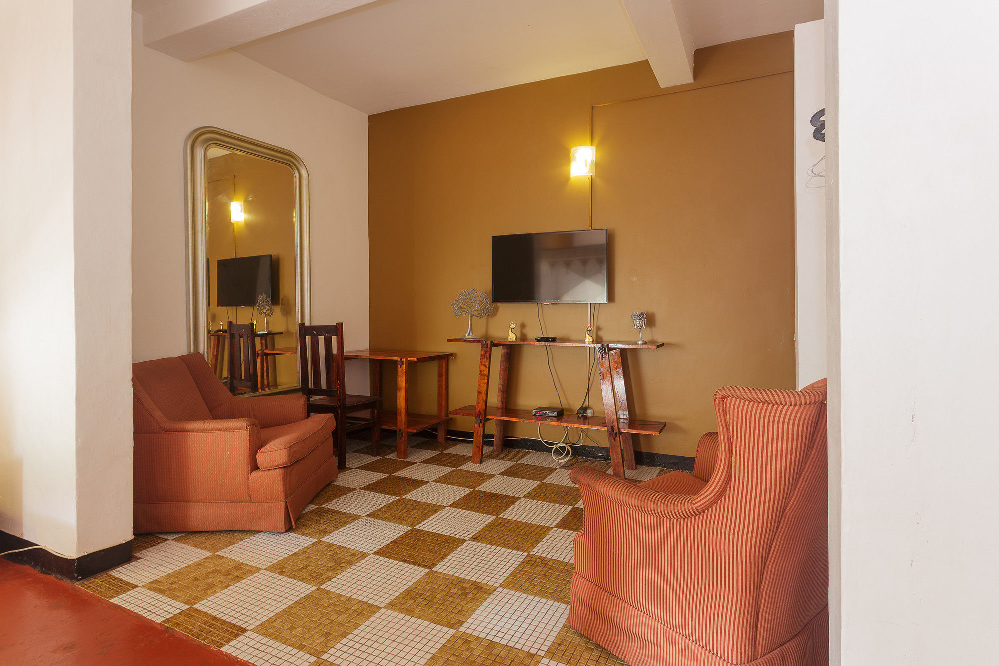 Royce Boutique Hotel