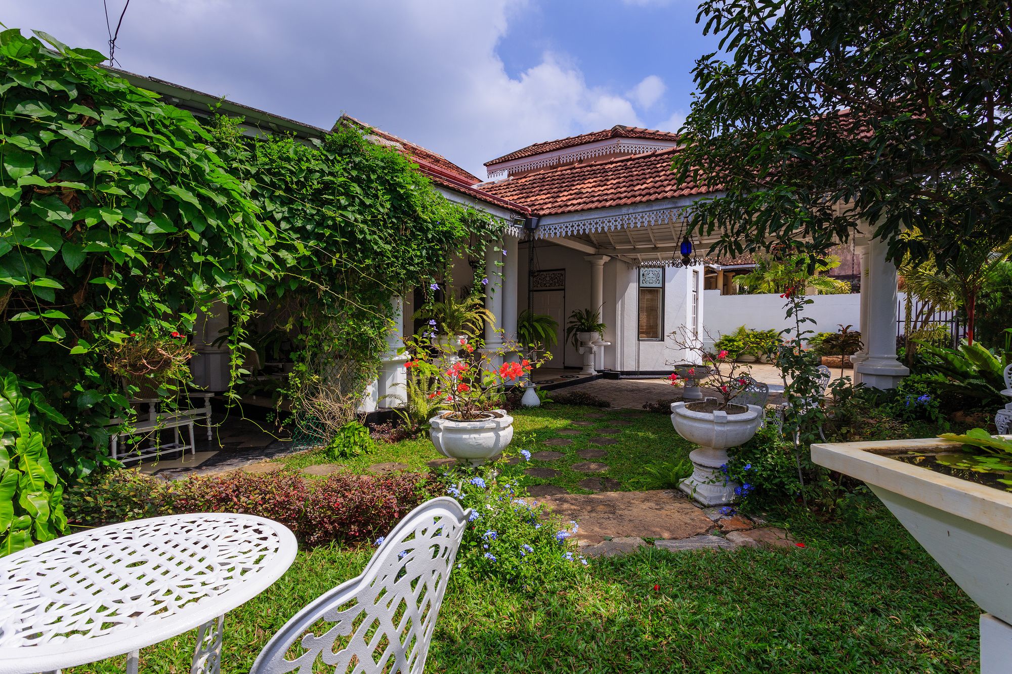 Royce Boutique Hotel