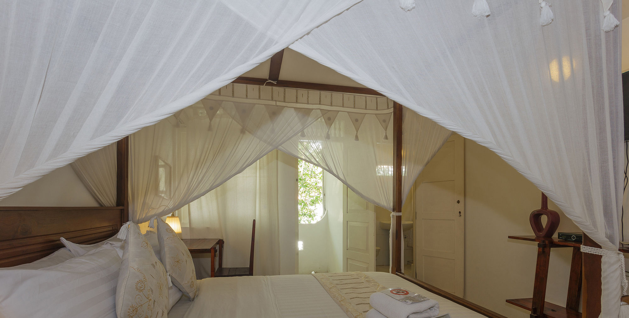 Royce Boutique Hotel