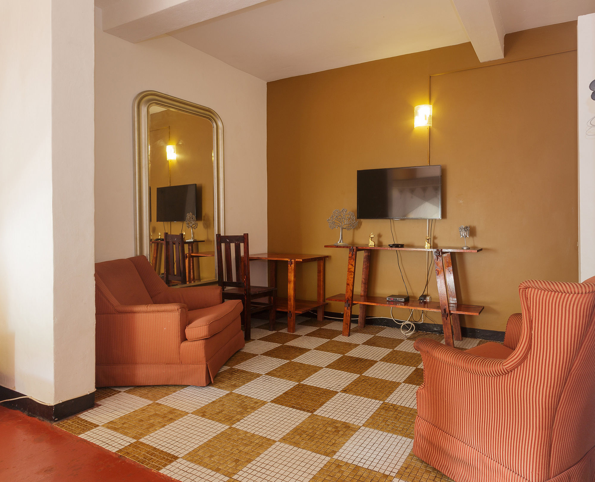 Royce Boutique Hotel