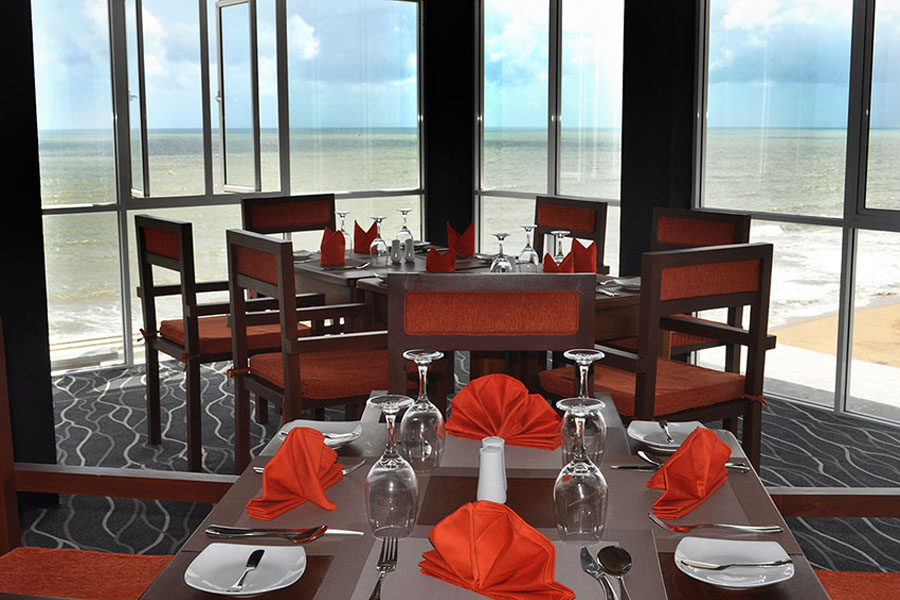 Beacon Beach Hotel