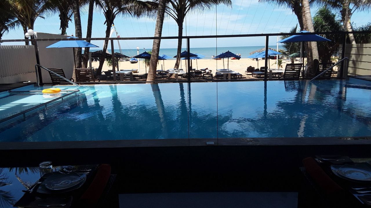 Beacon Beach Hotel