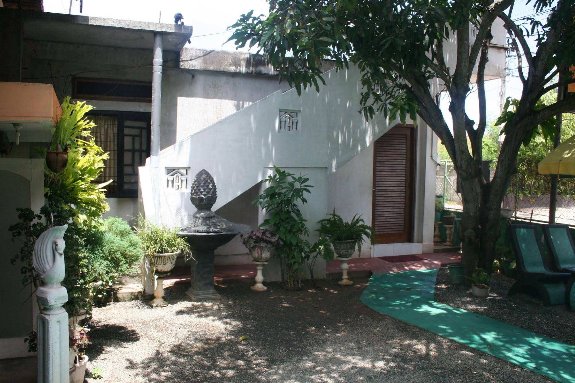 Bernie's Inn