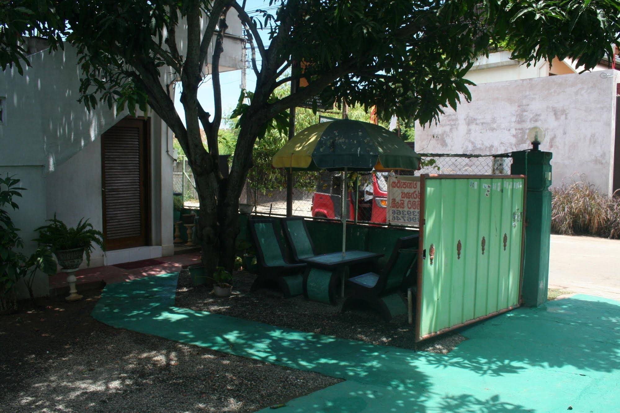 Bernie's Inn