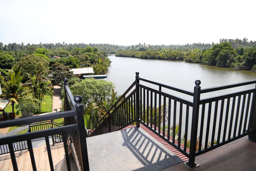 Kumudu Valley Resort