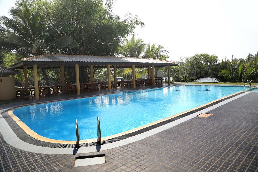 Kumudu Valley Resort