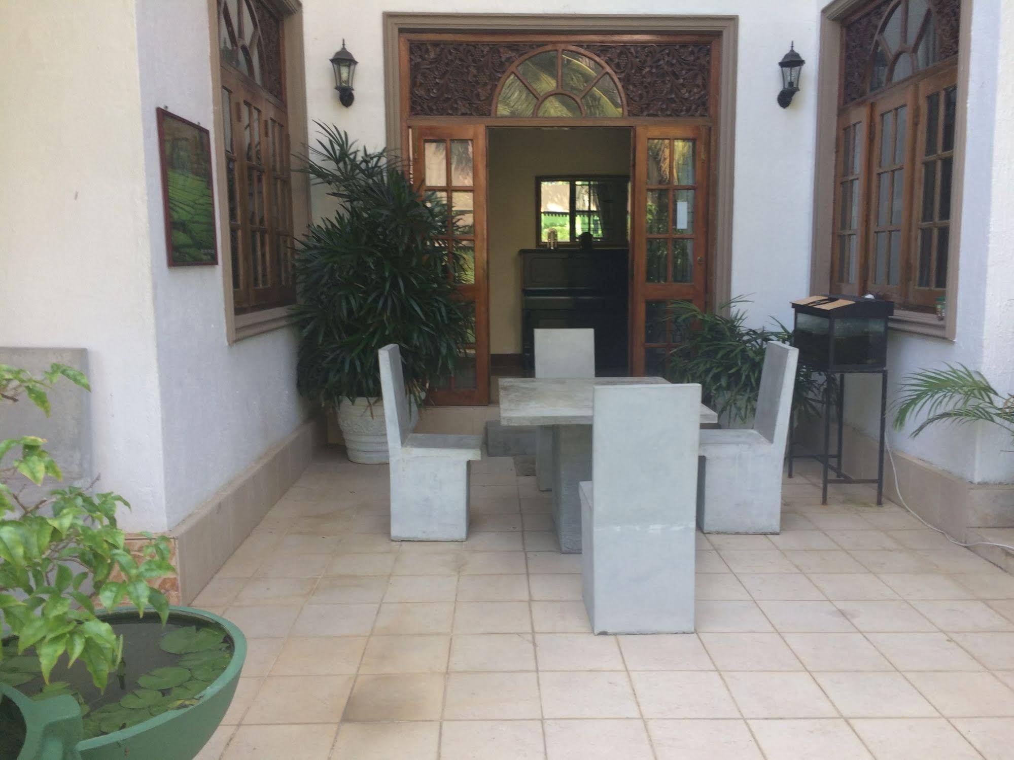 Norfolk Airport Villa