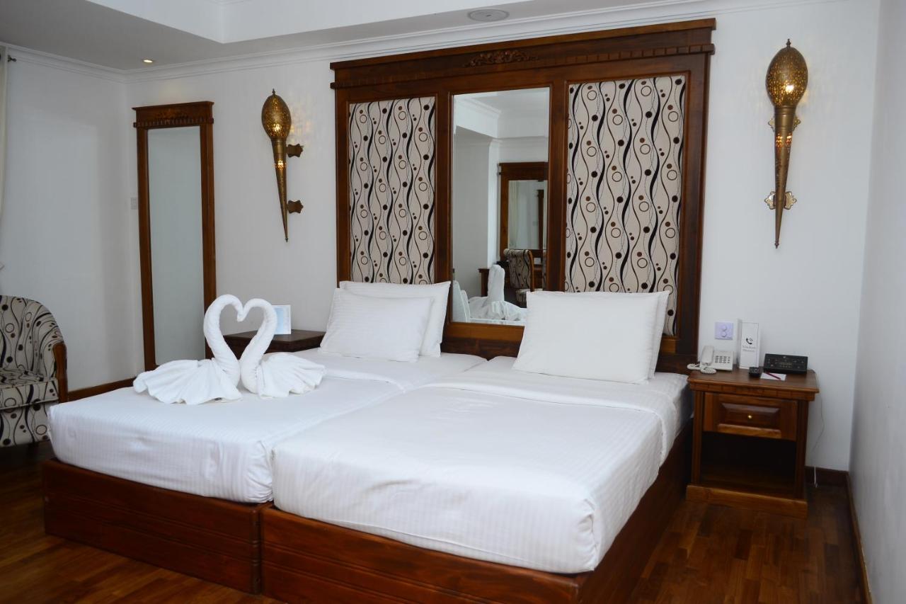 Araliya Green Hills Hotel