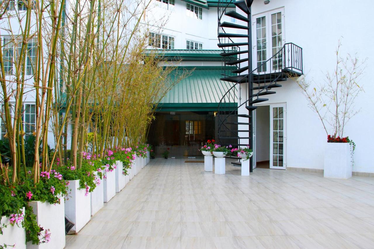 Araliya Green Hills Hotel