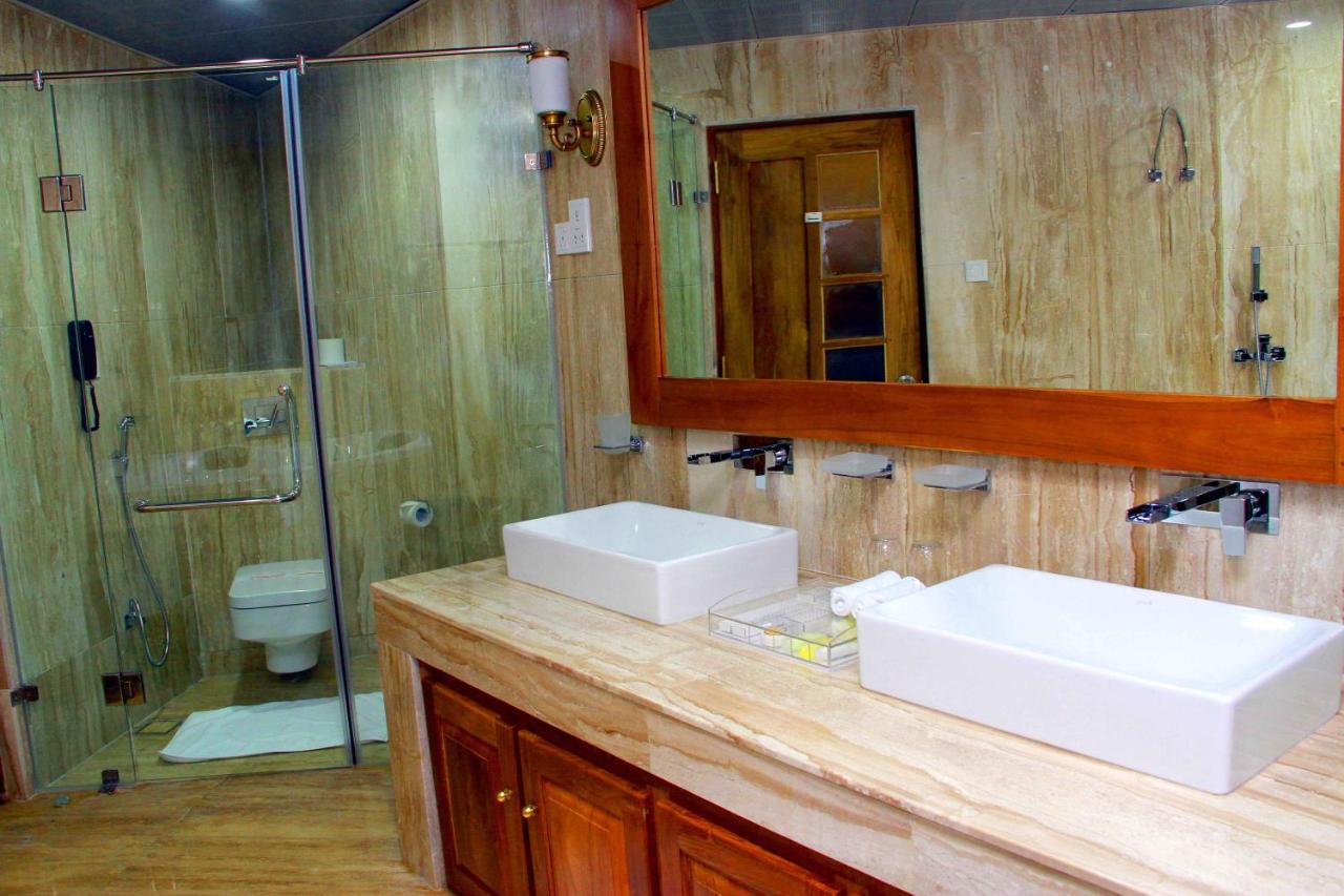 Araliya Green Hills Hotel