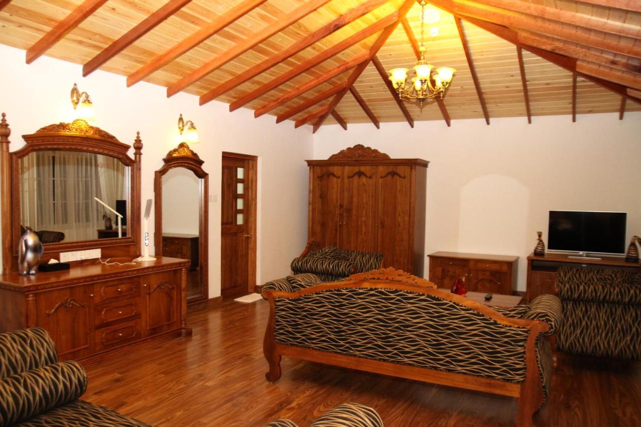 Araliya Green Hills Hotel