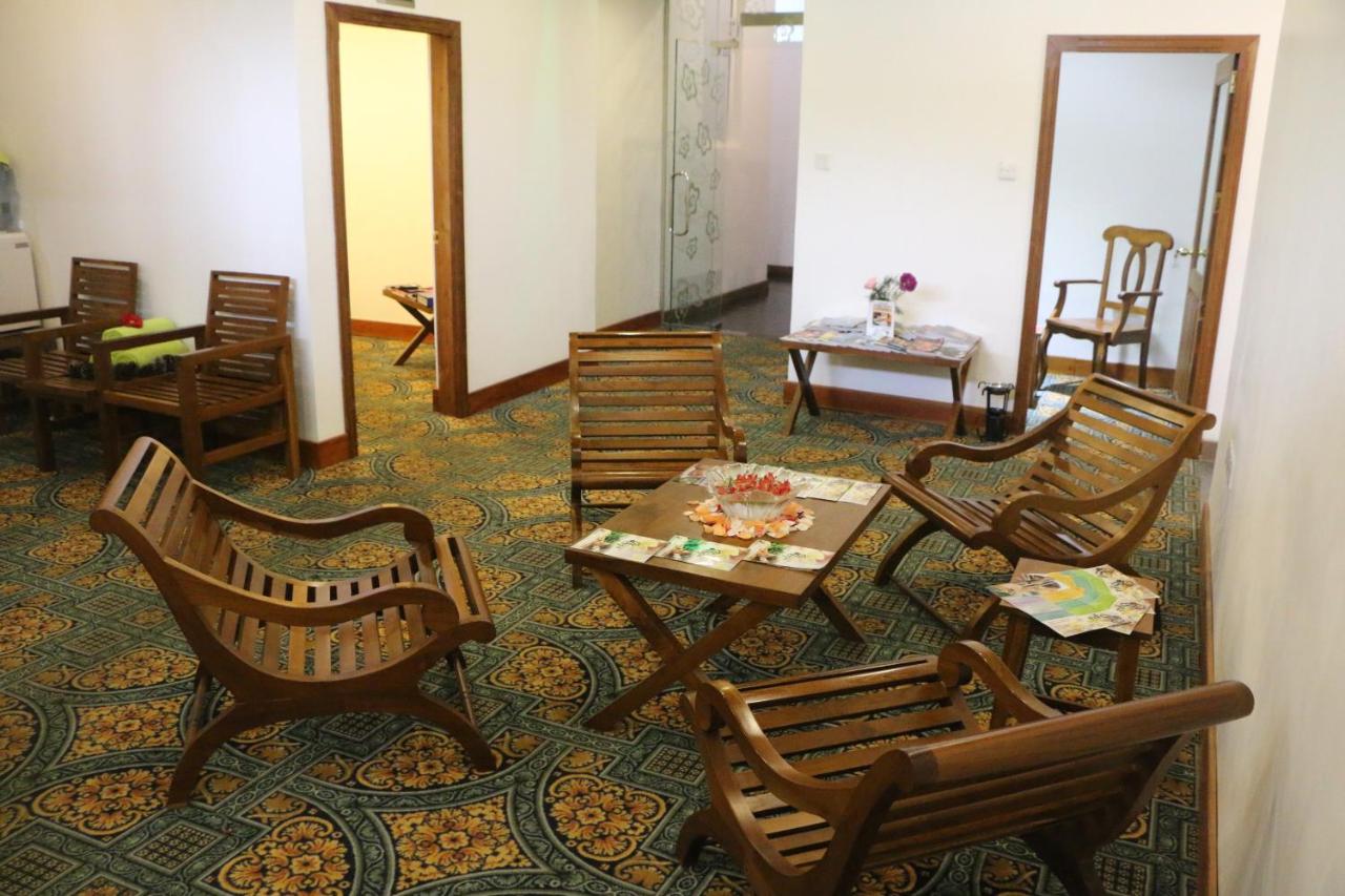 Araliya Green Hills Hotel