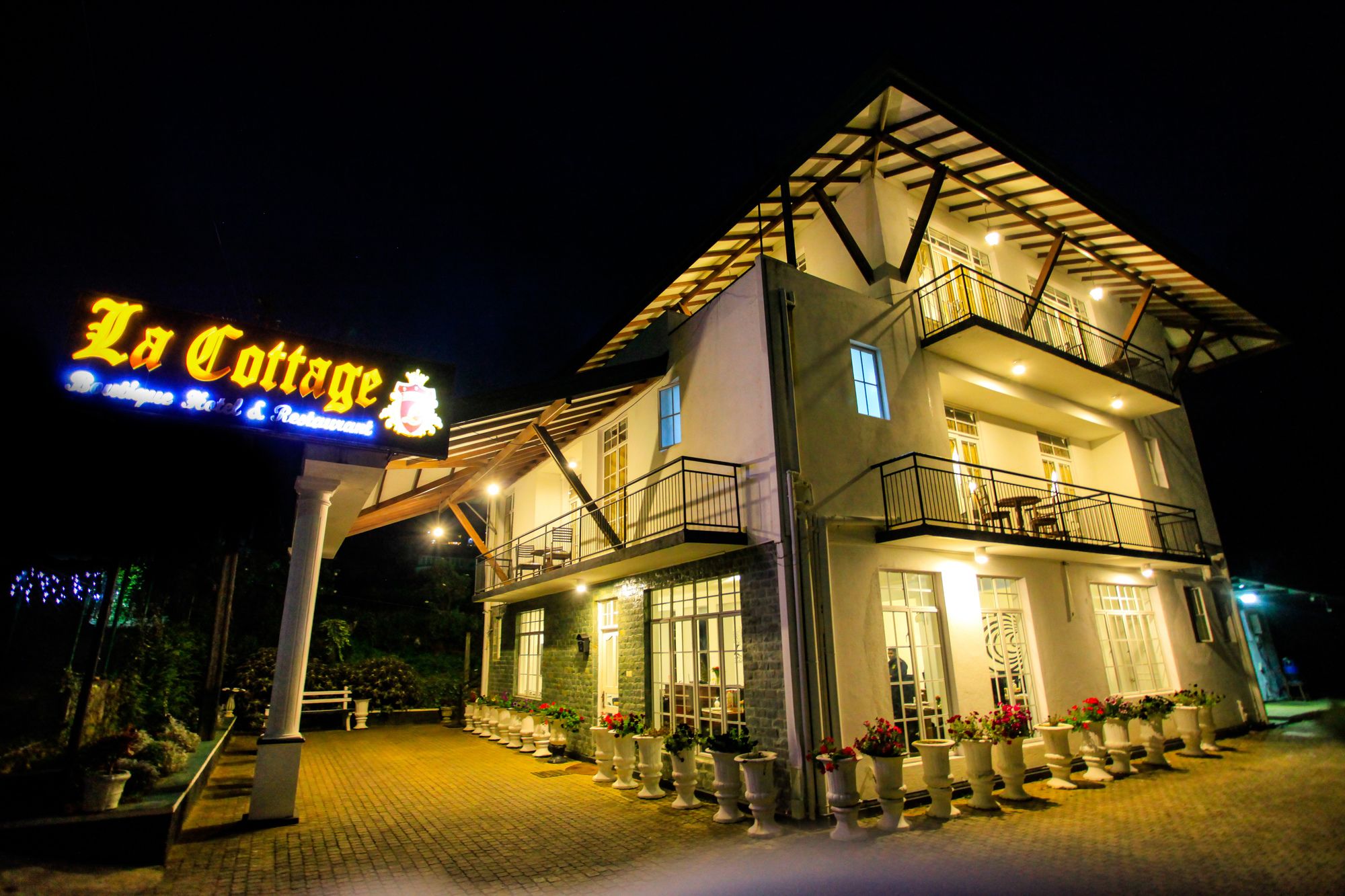 La Cottage Boutique Hotel & Restuarant