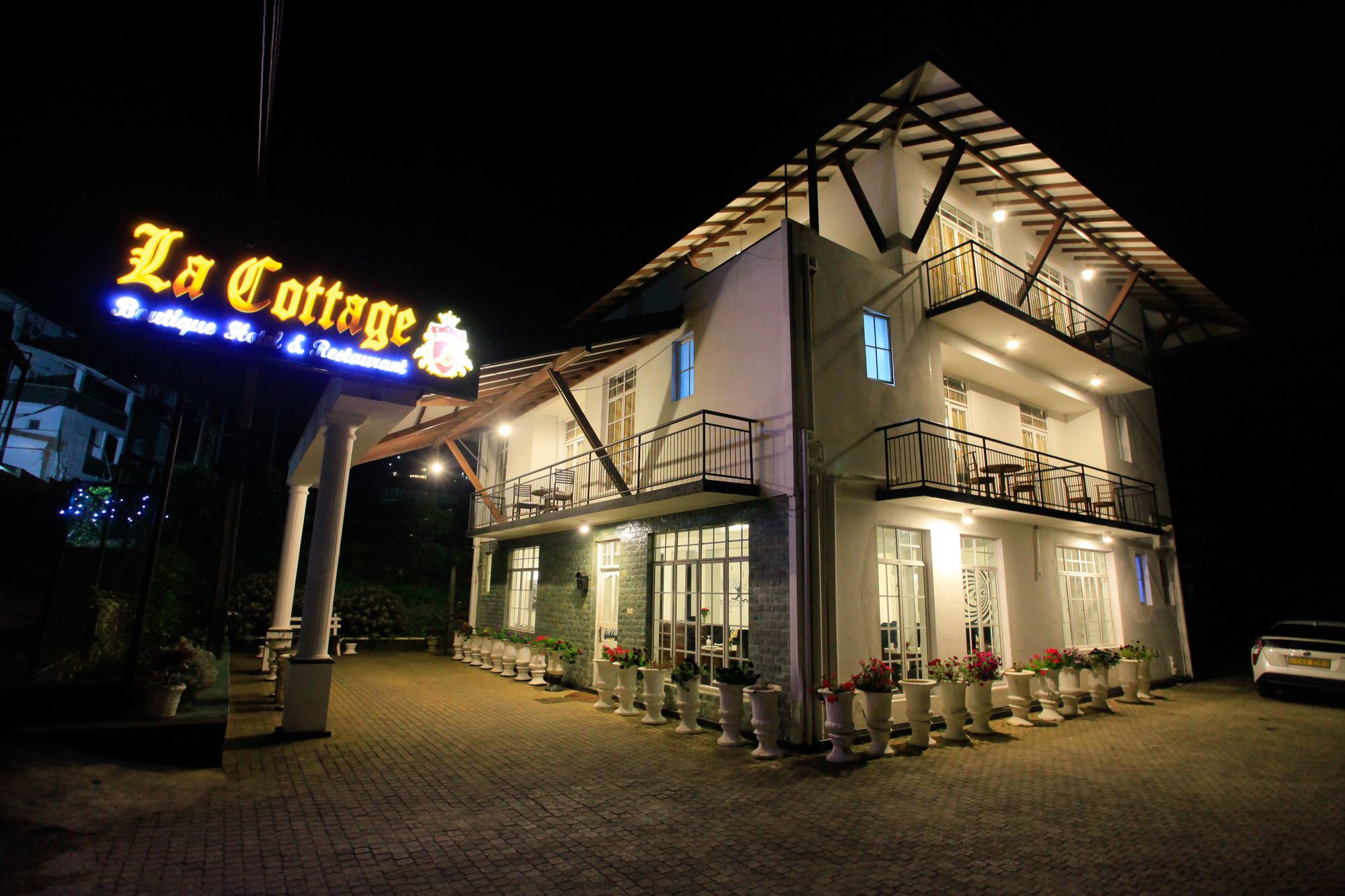La Cottage Boutique Hotel & Restuarant