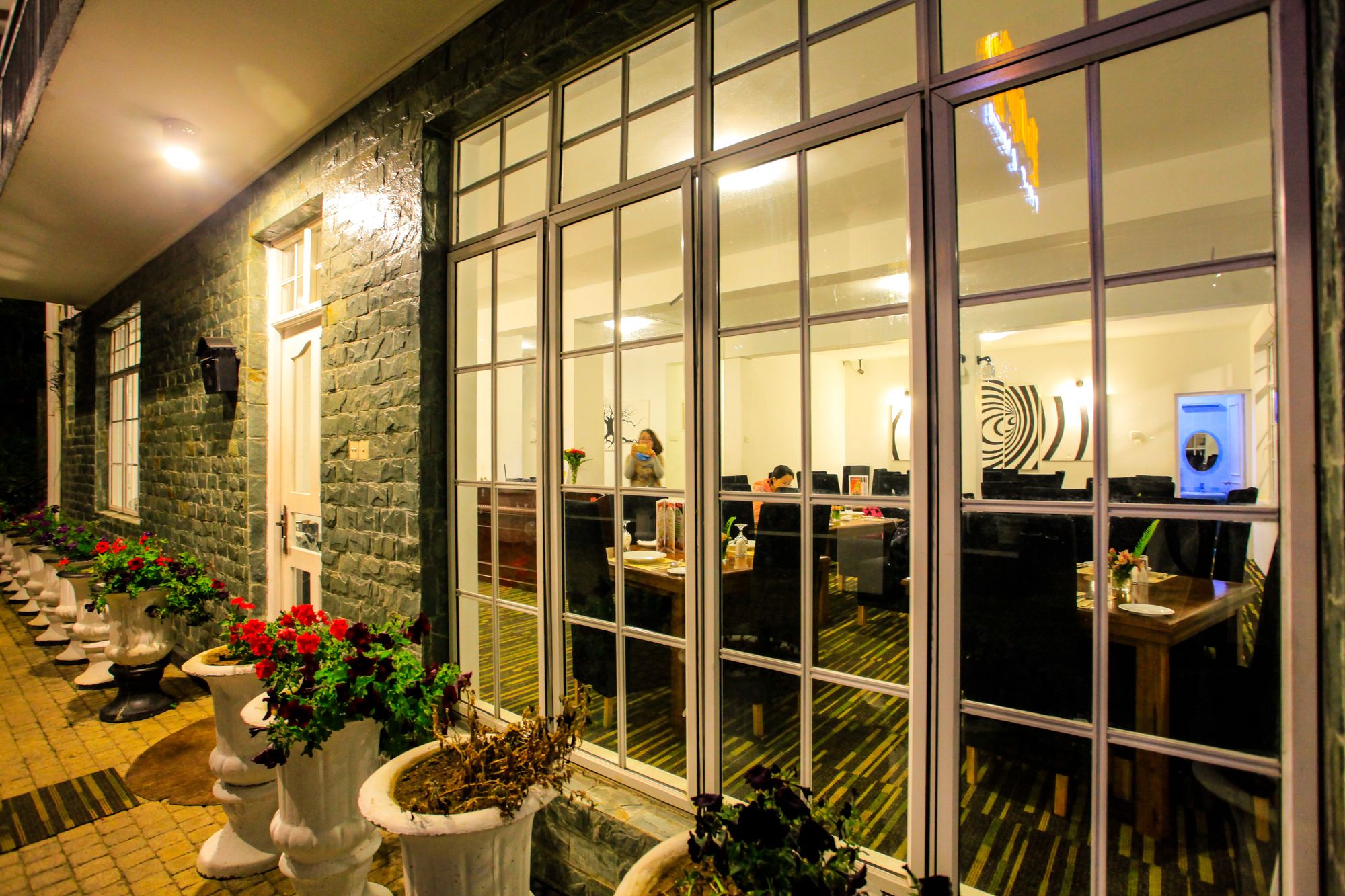La Cottage Boutique Hotel & Restuarant