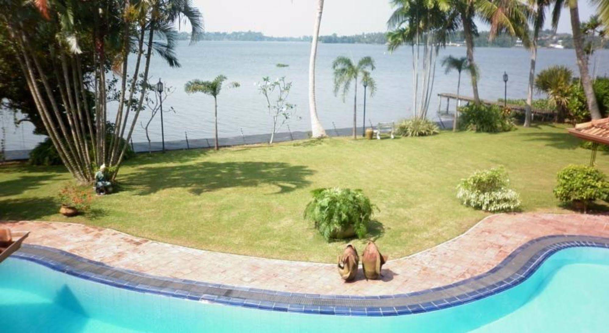 Blue Water Villa