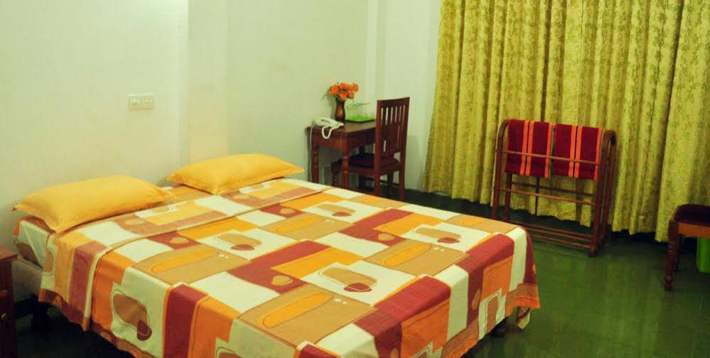 Night Station Hotel
