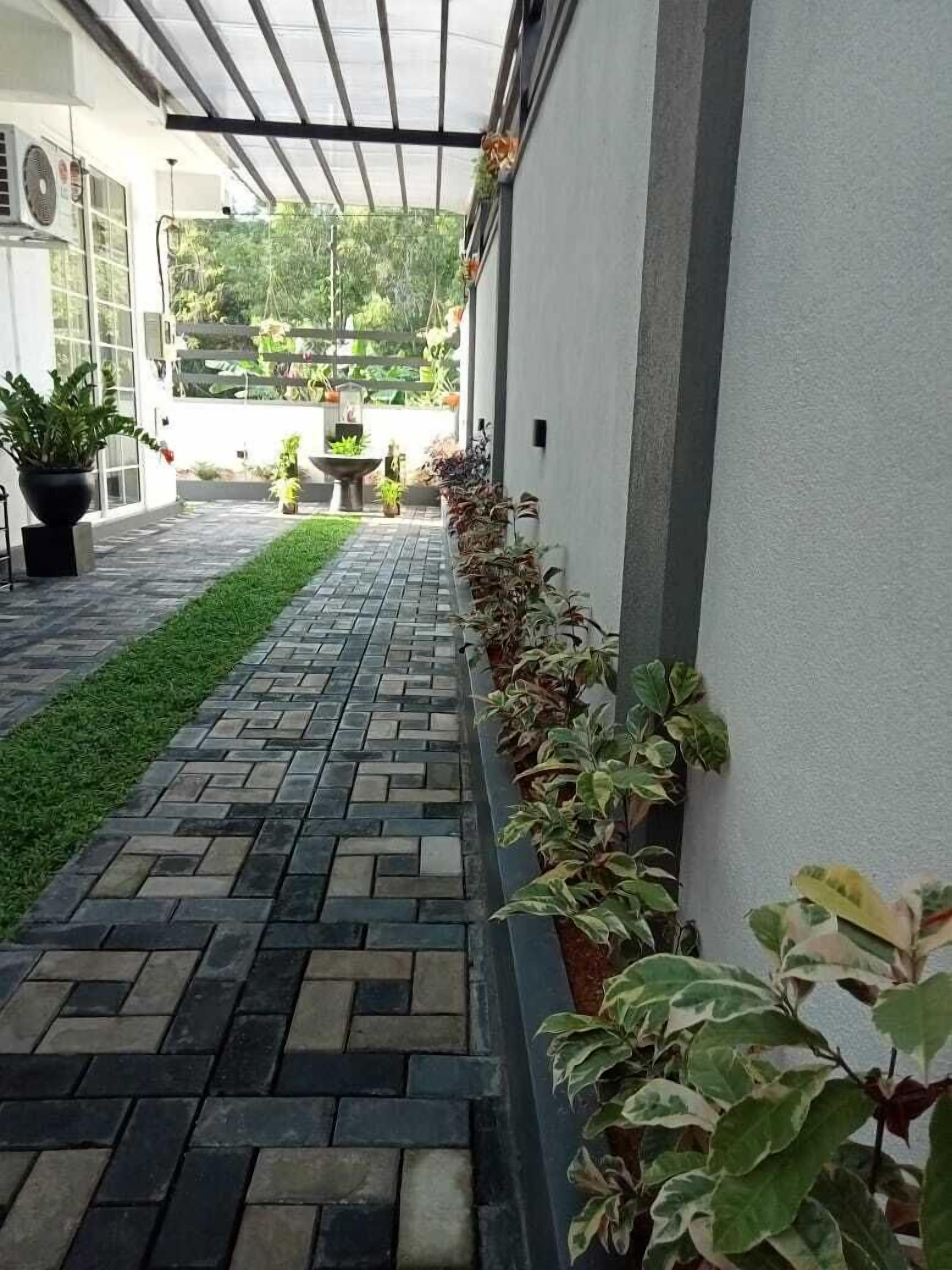 Airport Faith Hotel