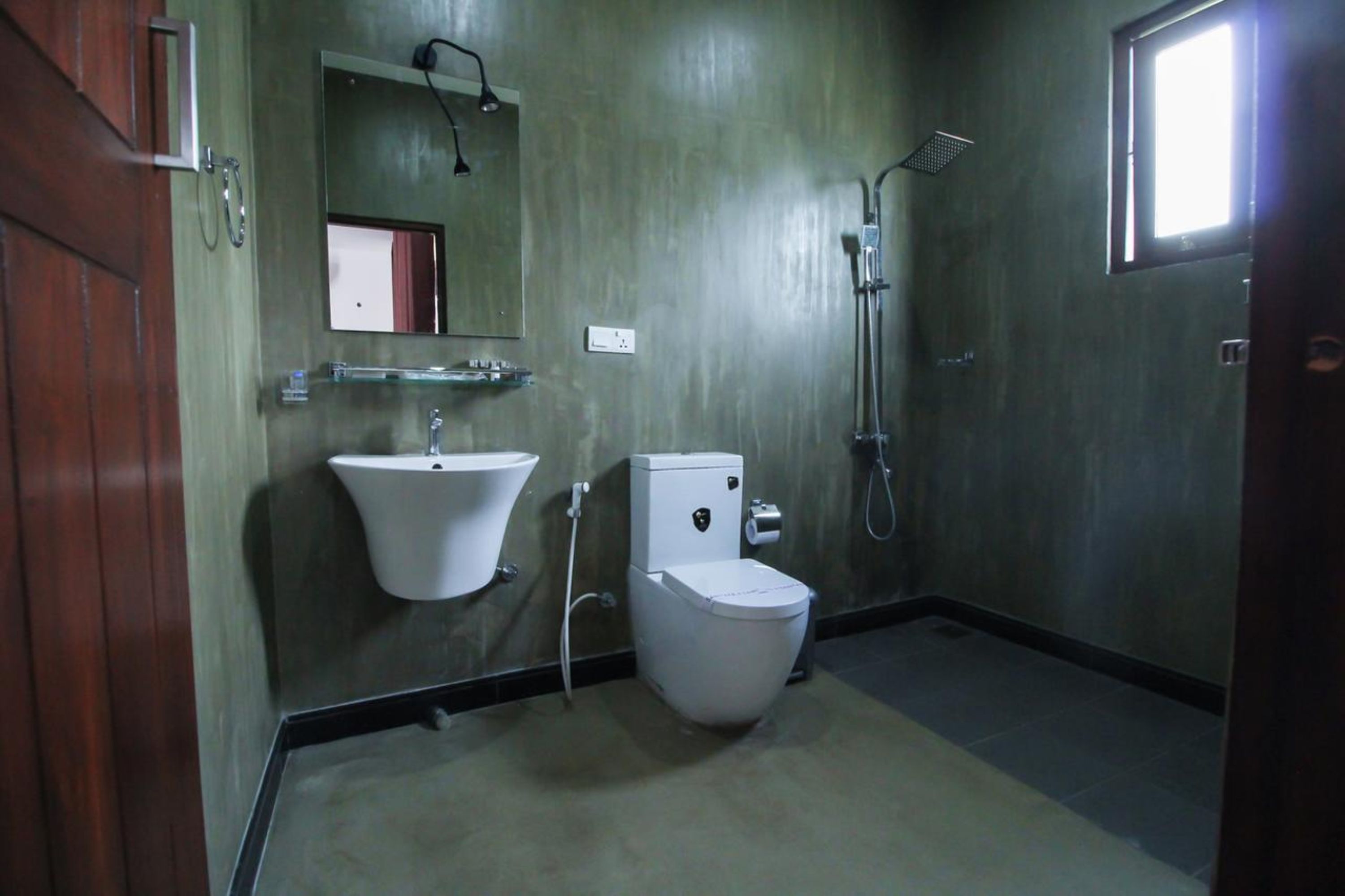 Ceyloni Hotel