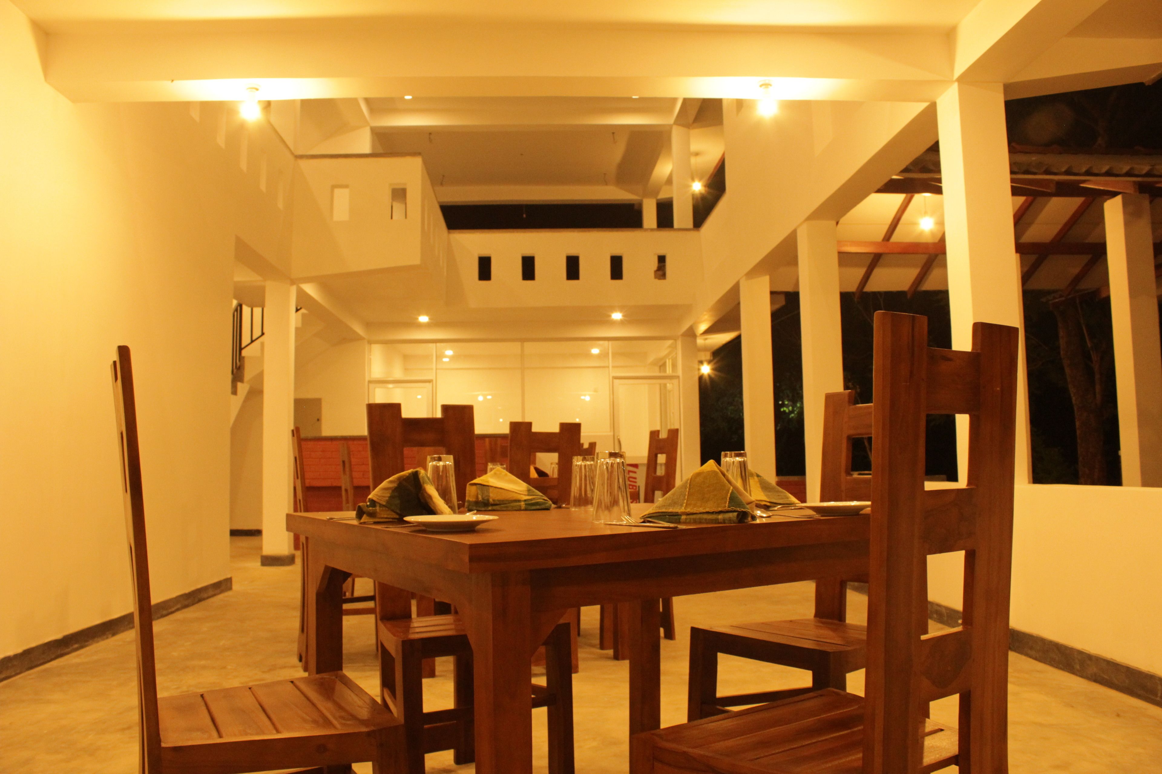 Green Hut Hotel & Restaurant