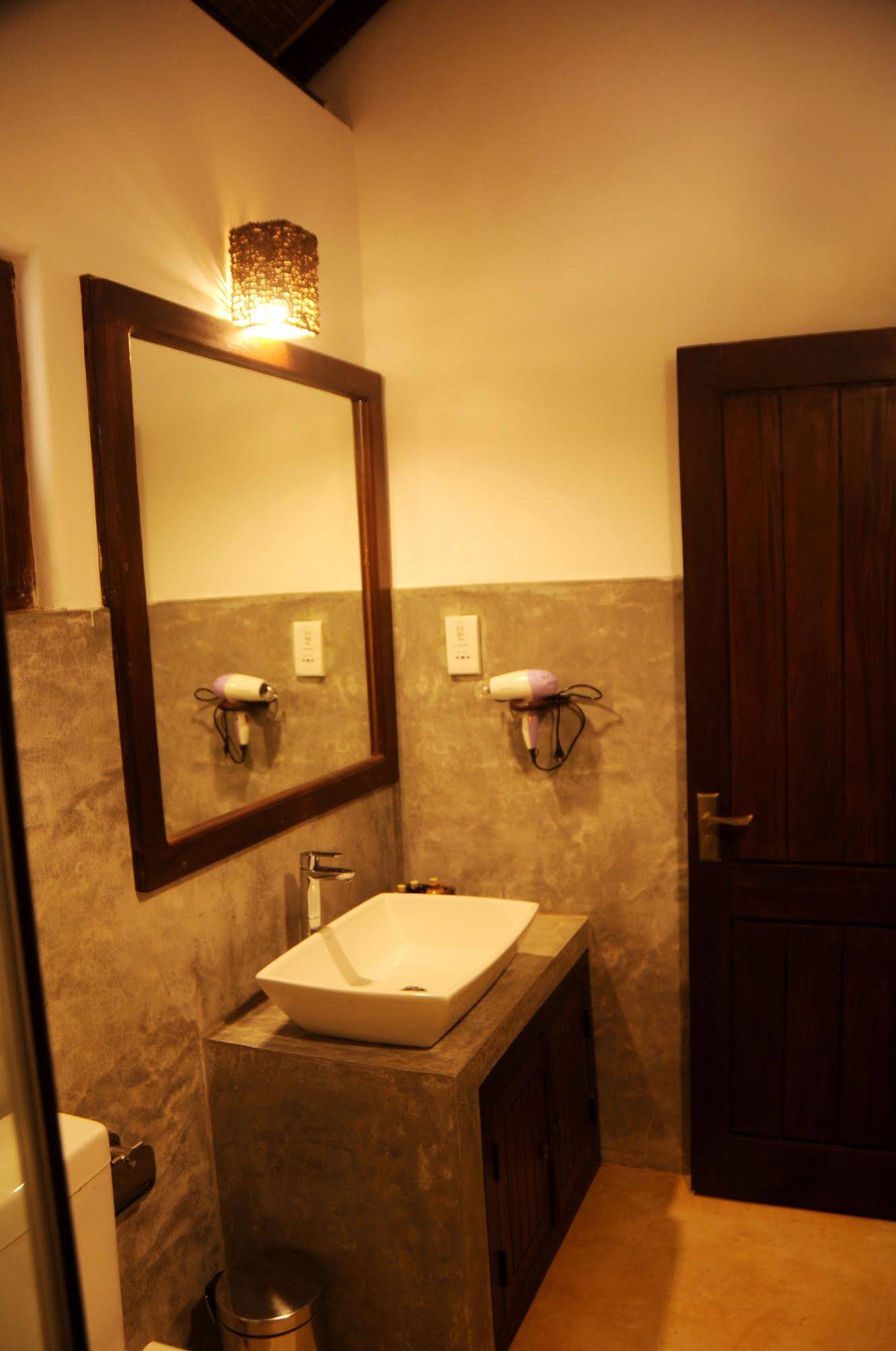Sigiriya Lodge Hostel
