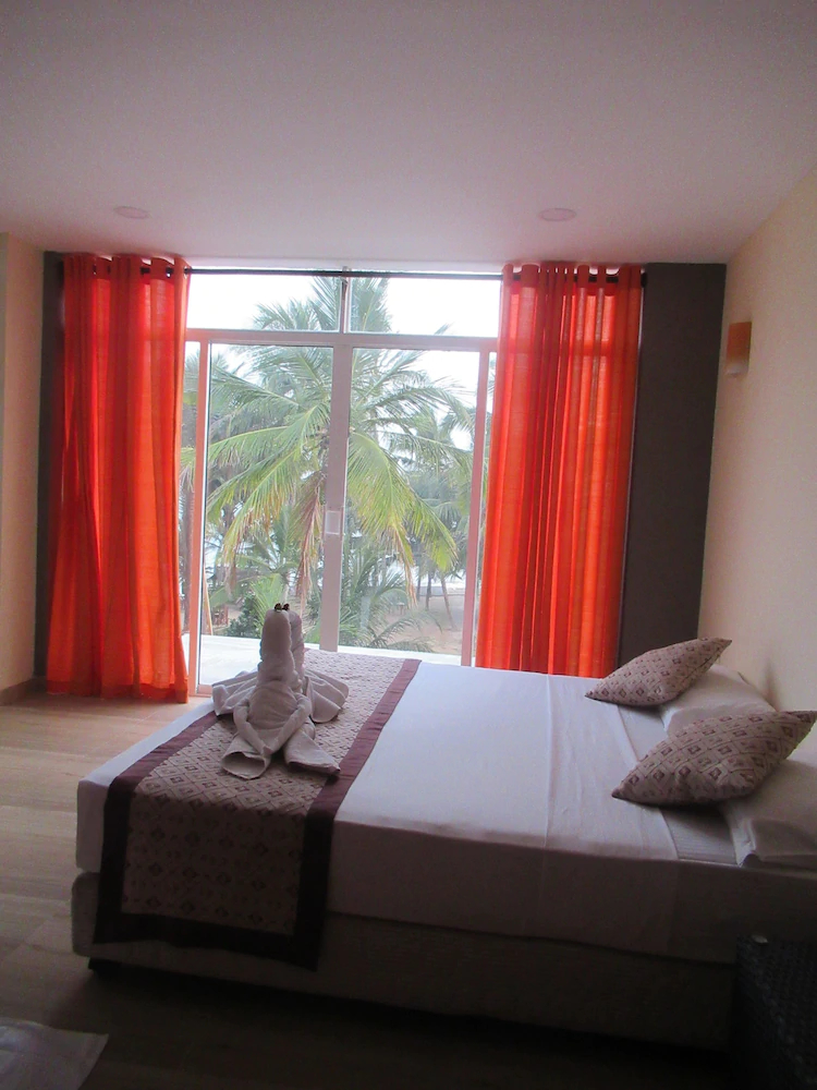 Ceylon Sea Hotel