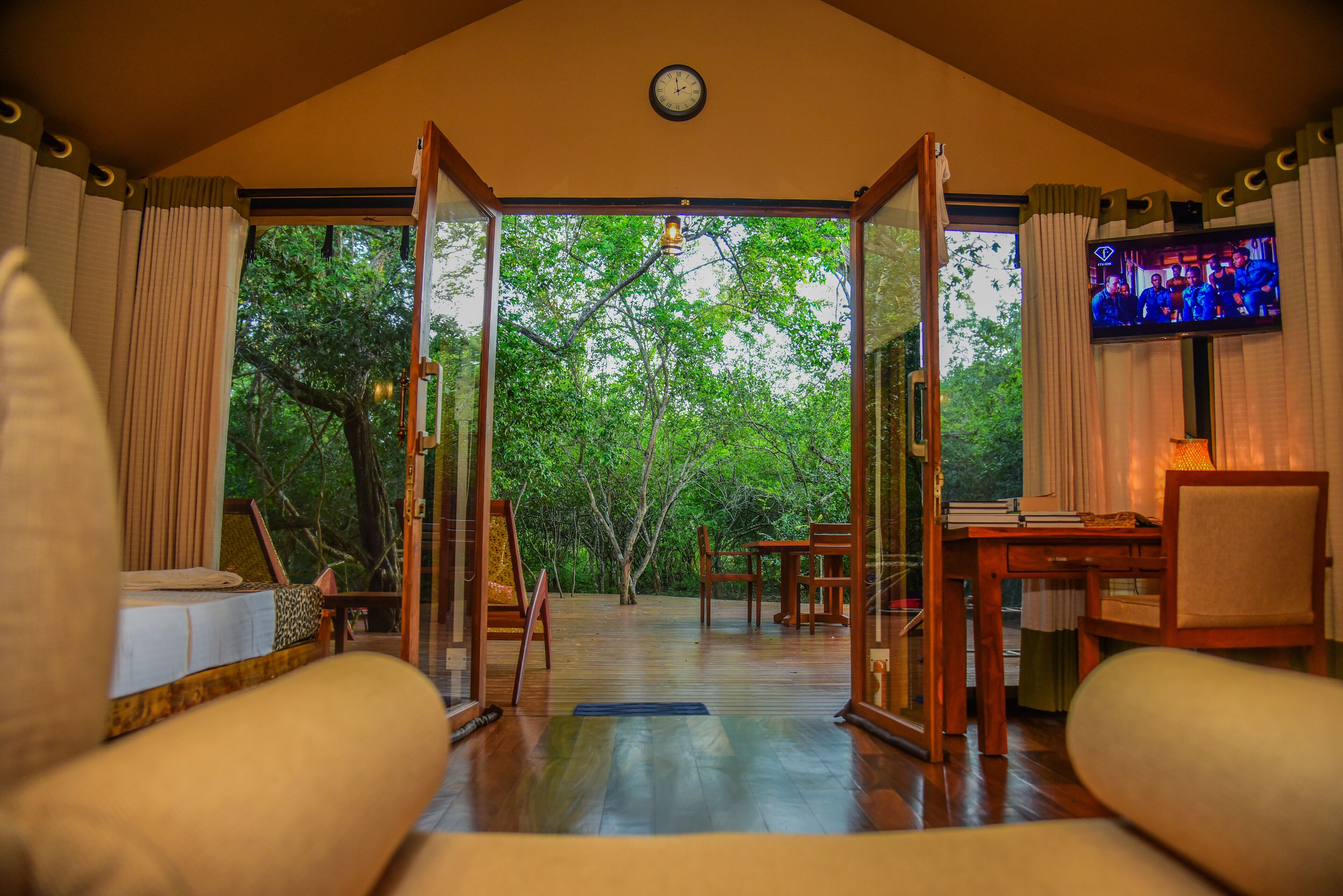 Leopard Reach Yala By Seven Angels