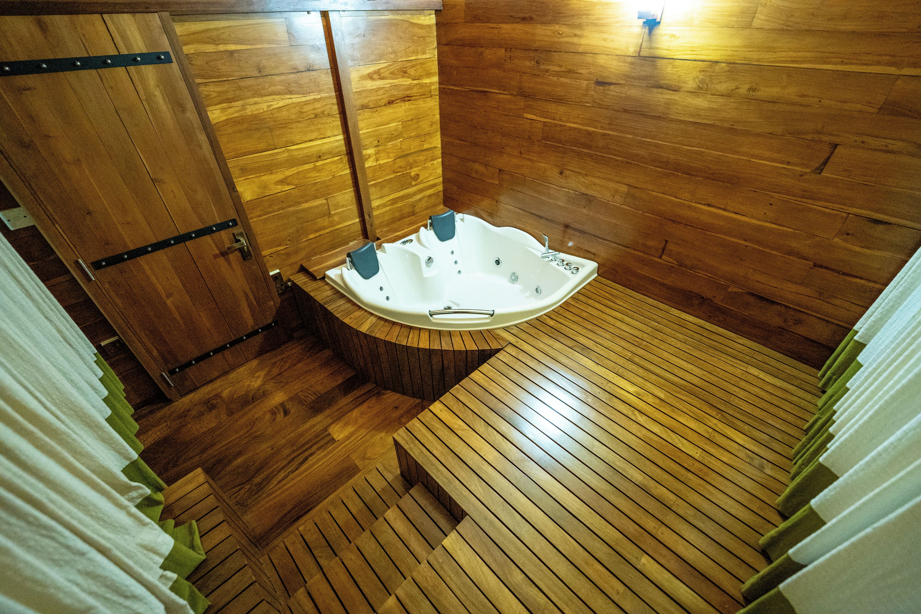 Leopard Reach Yala By Seven Angels