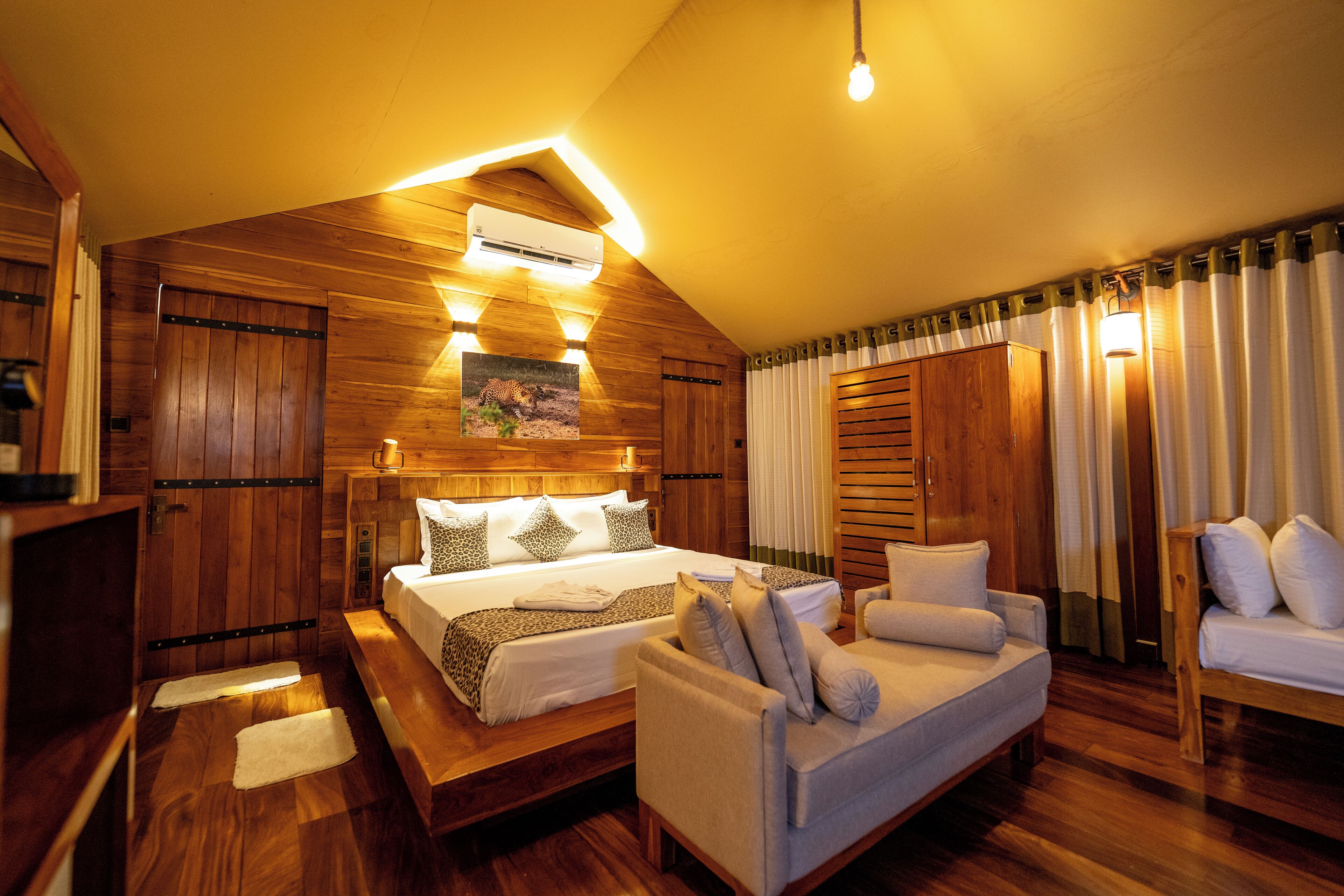 Leopard Reach Yala By Seven Angels