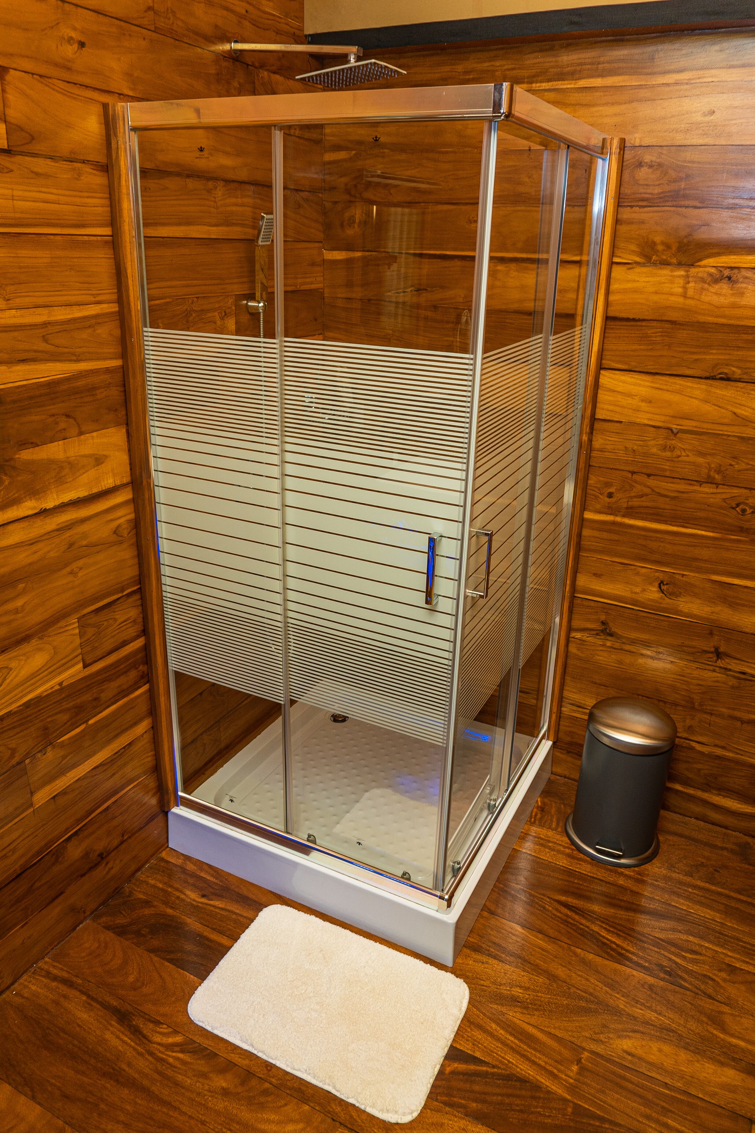 Leopard Reach Yala By Seven Angels