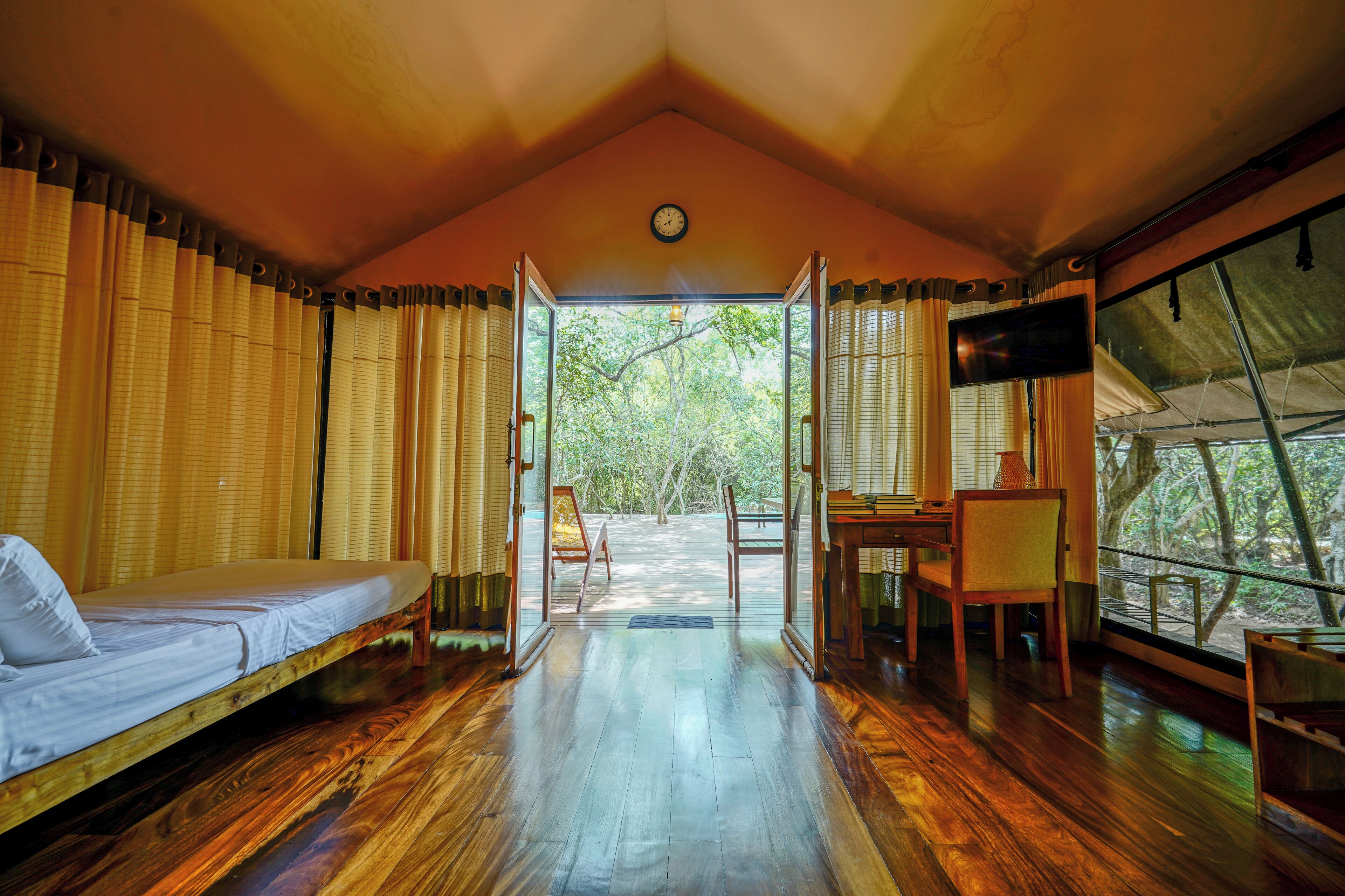 Leopard Reach Yala By Seven Angels