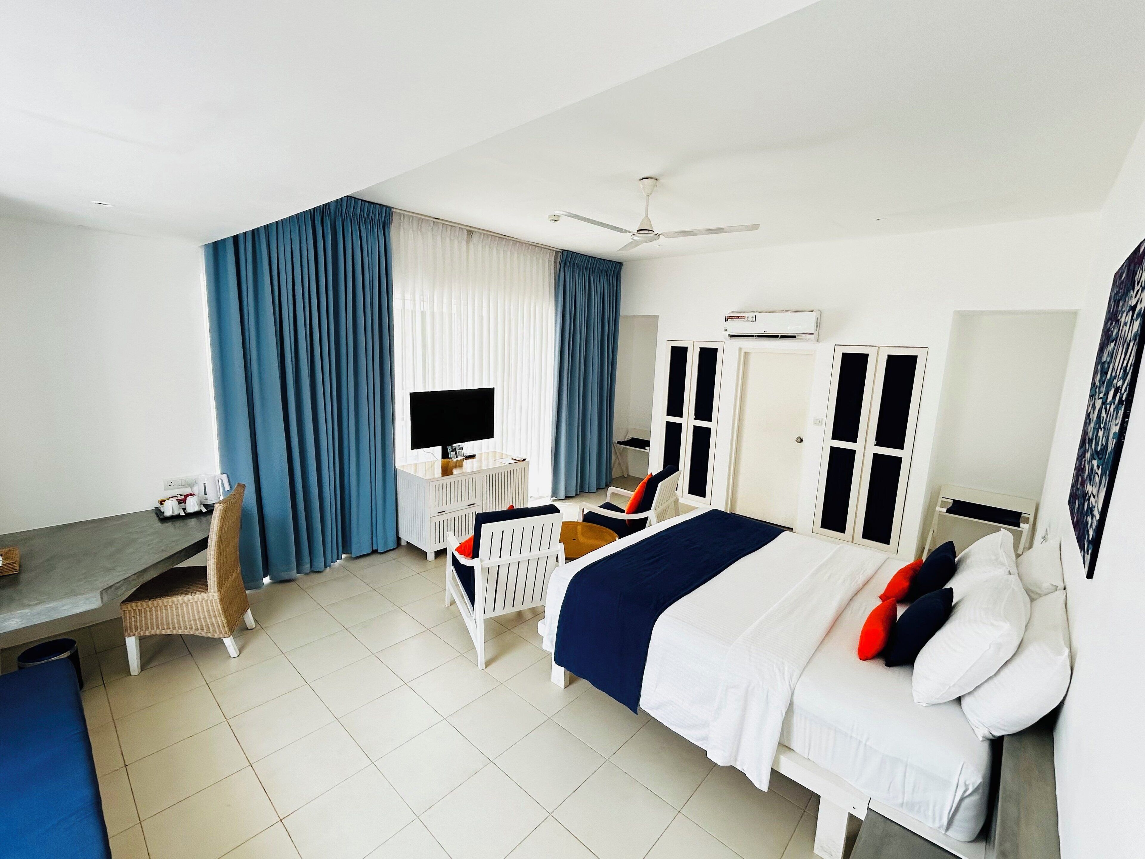 Trinco Blu by Cinnamon