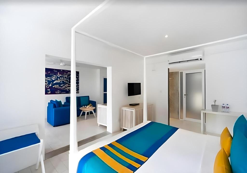 Trinco Blu by Cinnamon